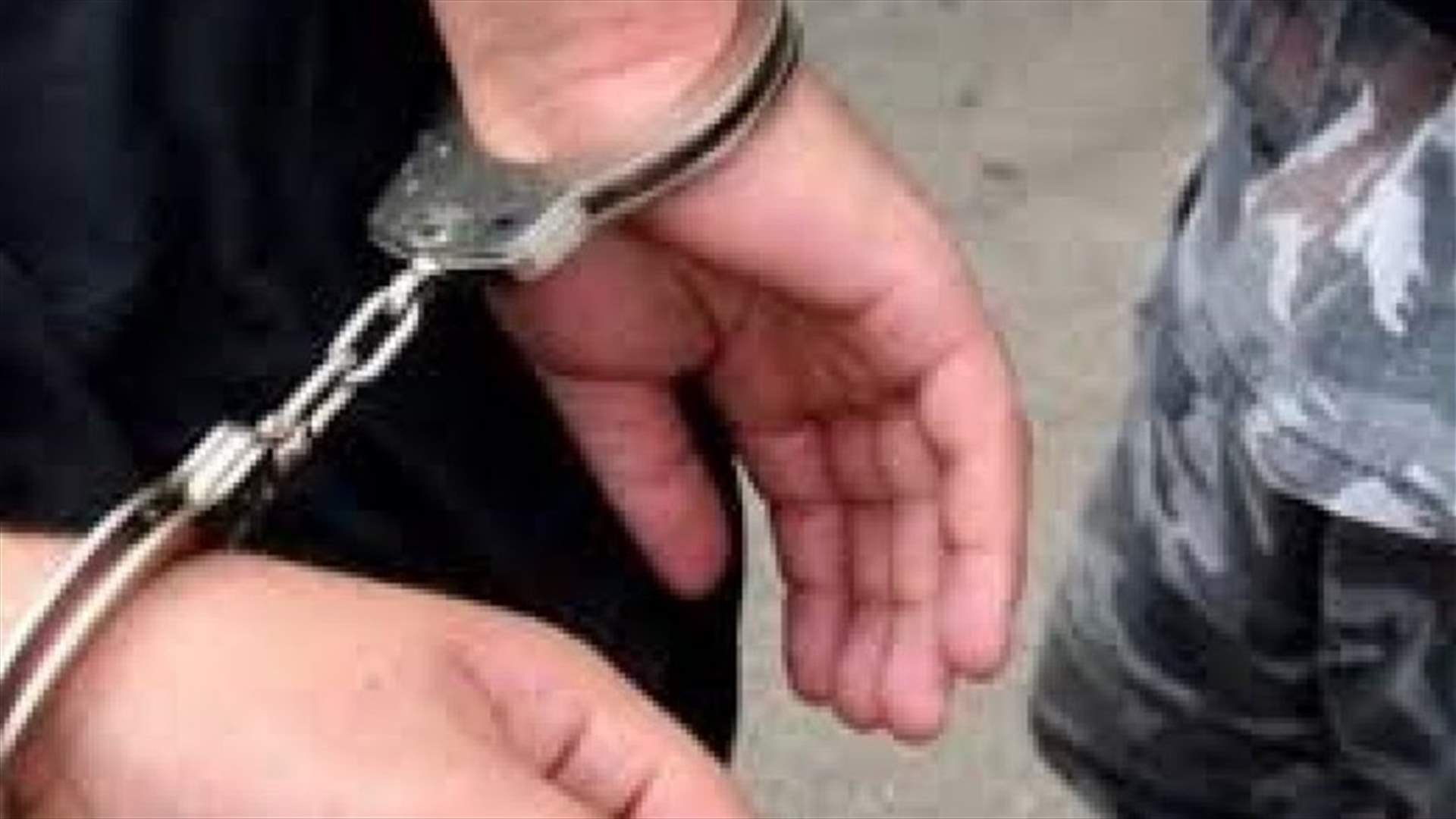 حاول تهريب مخدرات الى دولة اجنبية من خلال مزجها بالسجاد (صورة)