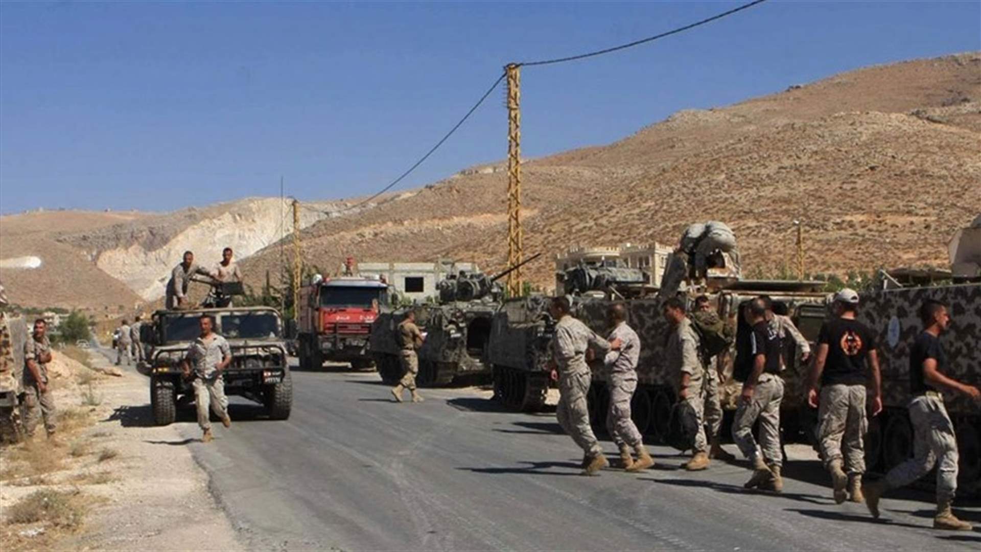 عملية دهم مخيم وادي الأرانب... توقيف 121 شخصا وهذا ما تم ضبطه