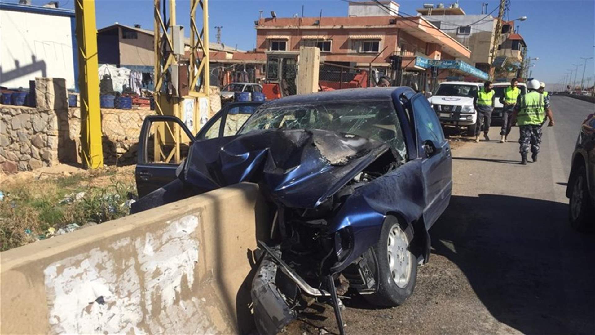 وفاة امرأة بحادث سير مروع على طريق عام بعلبك الطيبة... (صور)
