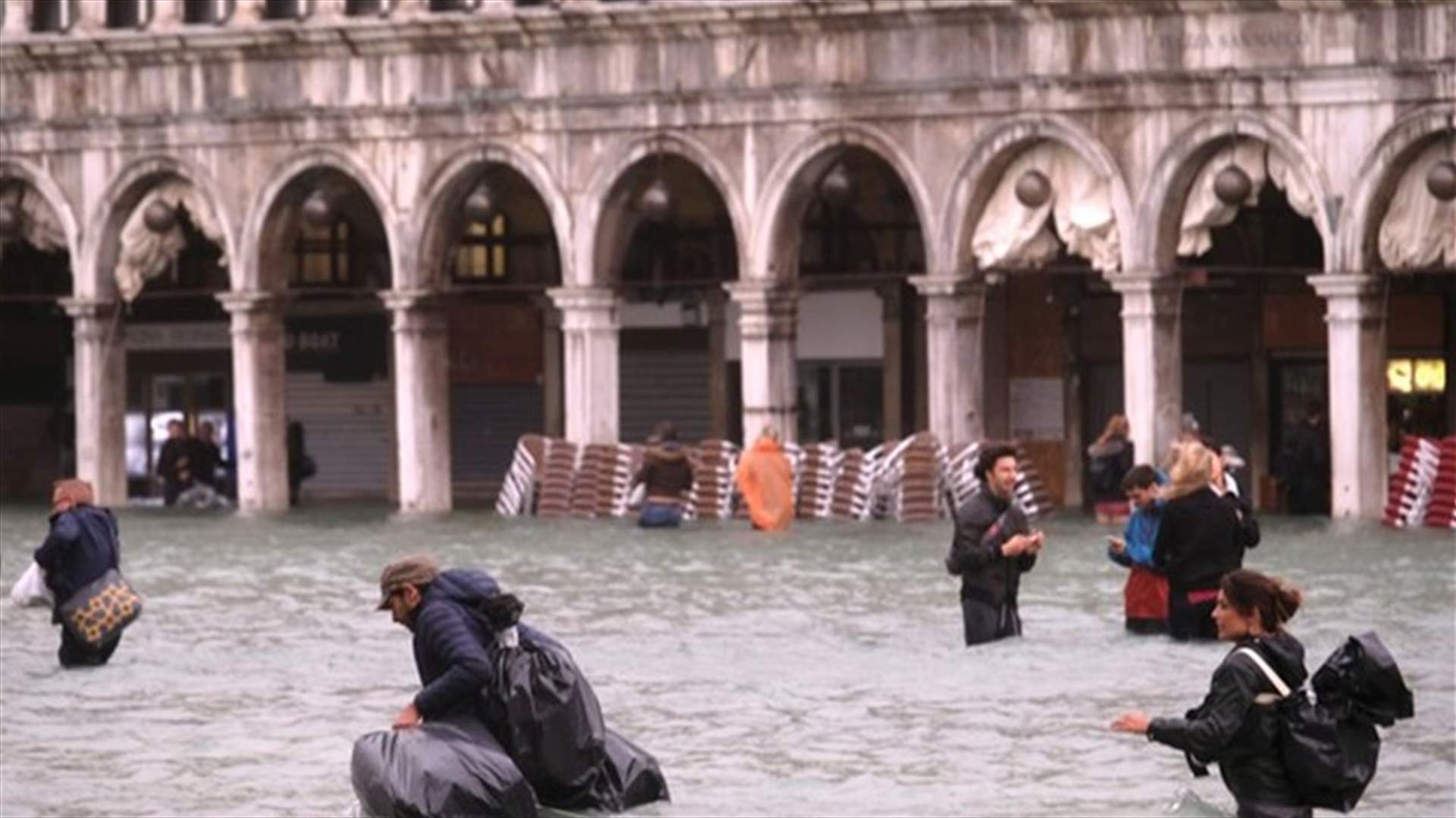عواصف في إيطاليا تخلف 9 قتلى...هذا ما تسببت به (صور)