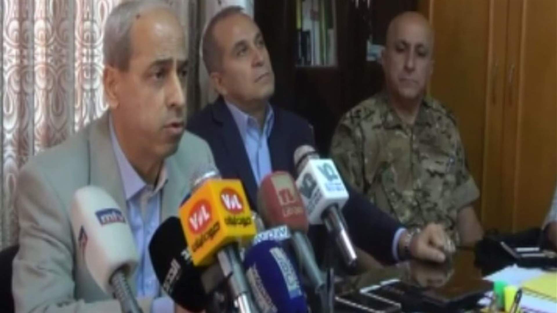 وفد من الهيئة العليا للاغاثة برئاسة اللواء خير جال على بلدة المية ومية