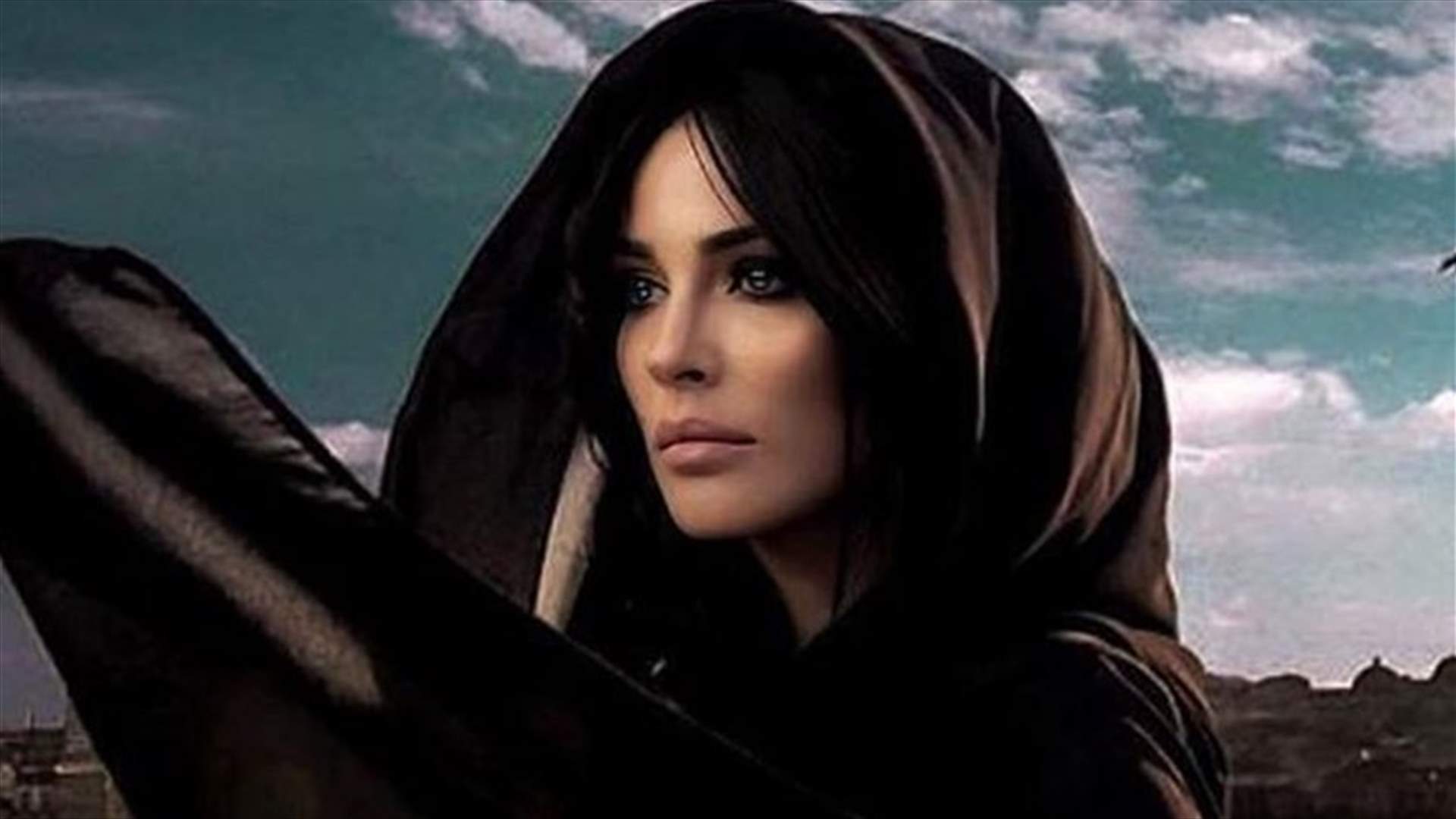 نادين نسيب نجيم في وصلة رقص شرقي.. هكذا تمايلت على الإيقاع (فيديو)