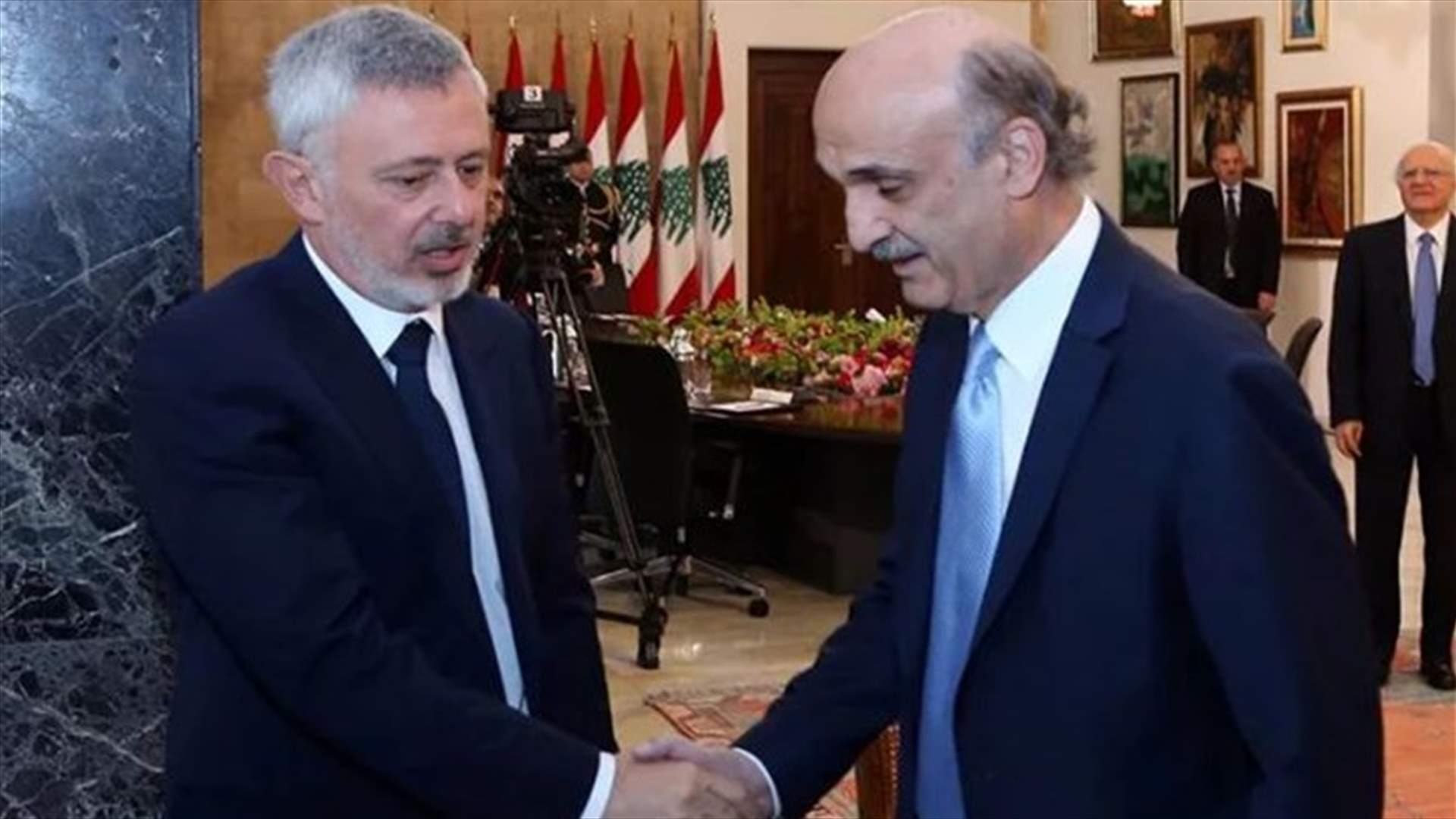 مصدر في القوات لـ "الشرق الأوسط": اتصالات الأيام الماضية ستتوّج بلقاء جعجع وفرنجية قريباً