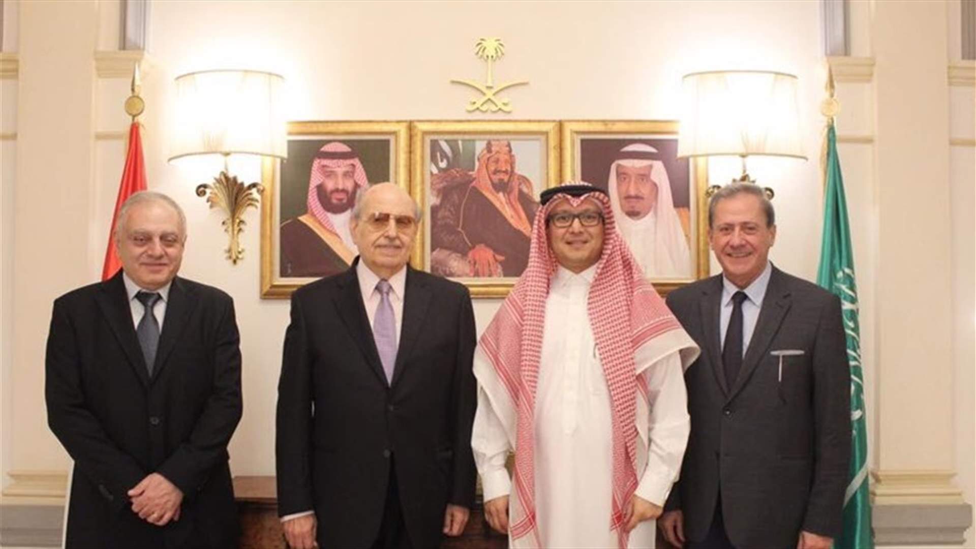 البخاري التقى وفدا من مؤسسة البطريرك صفير