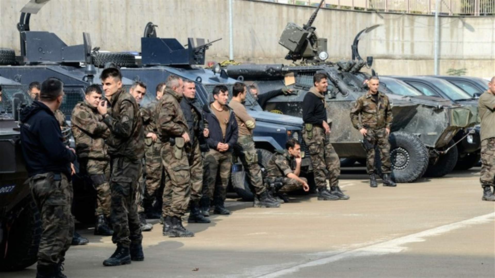 إصابة 25 جندياً تركياً وفقدان سبعة إثر انفجار قذيفة عرضياً