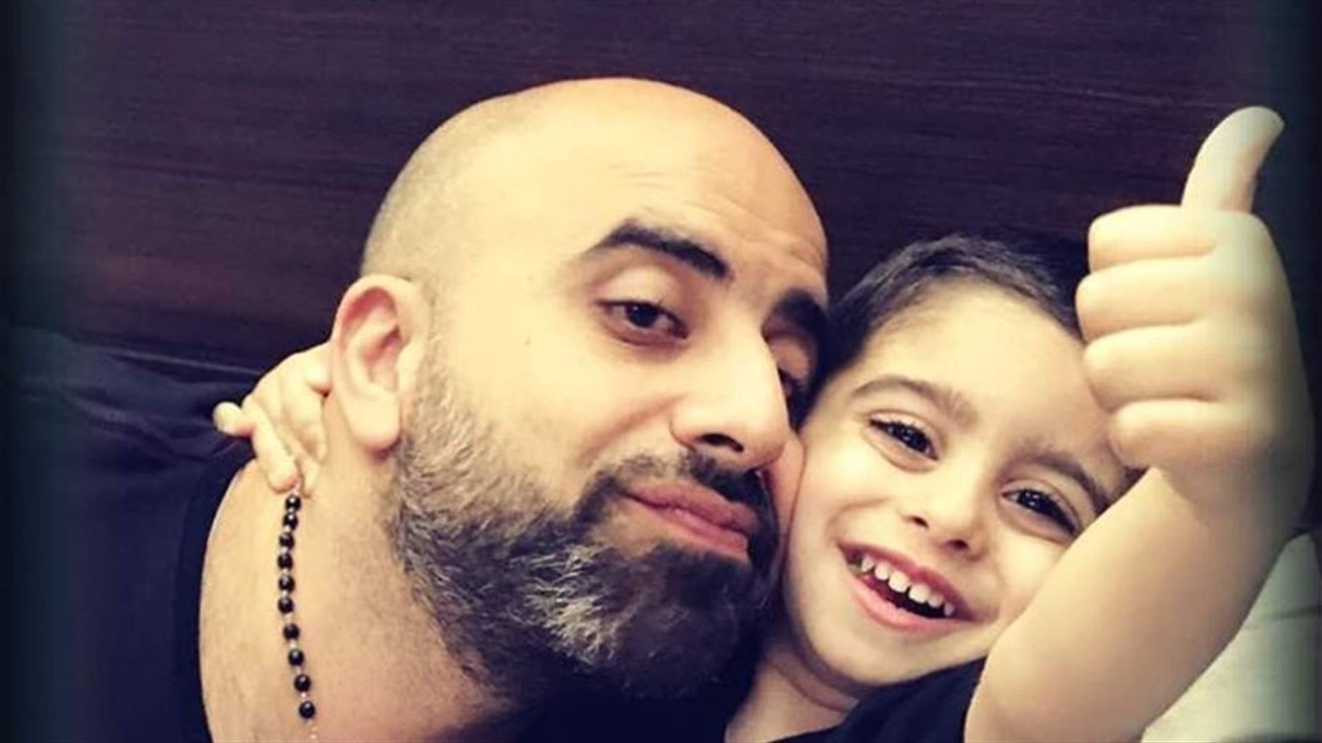 ابن هشام حداد البكر يخطف القلوب بعفويته داخل السيارة... شاهدوا ماذا فعل!