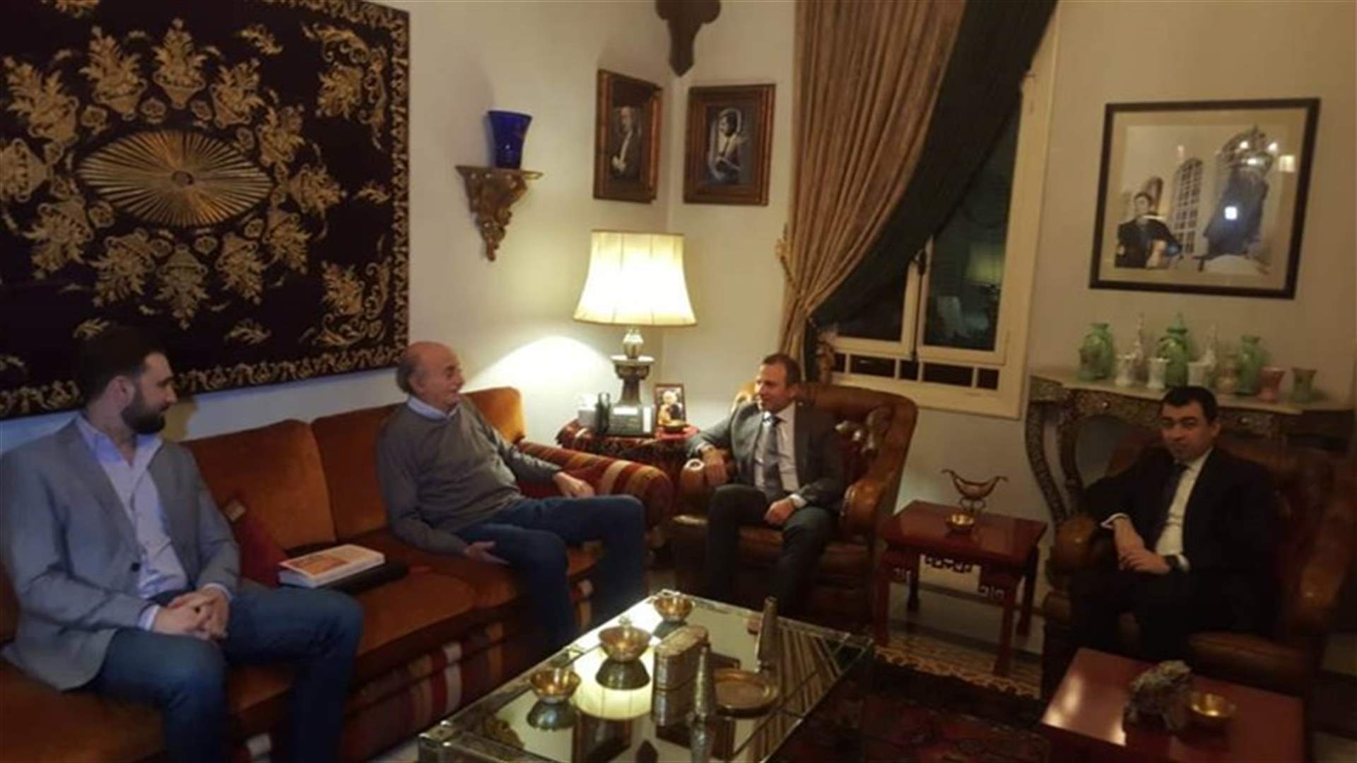 معلومات للـLBCI: جنبلاط وباسيل تبادلا الأفكار بشأن الحلول الممكنة لحل العقدة الحكومية
