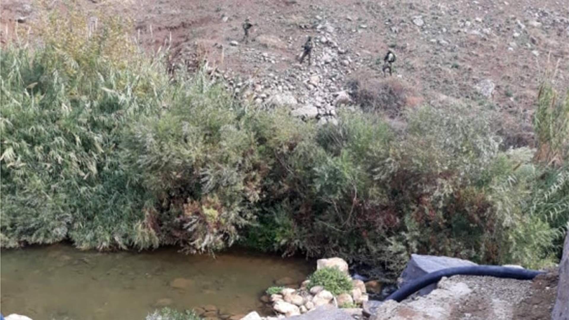عدد من الجنود الاسرائيليين اجتاز السياج التقني عند نقطة الوزاني الى جانب النهر (صورة)