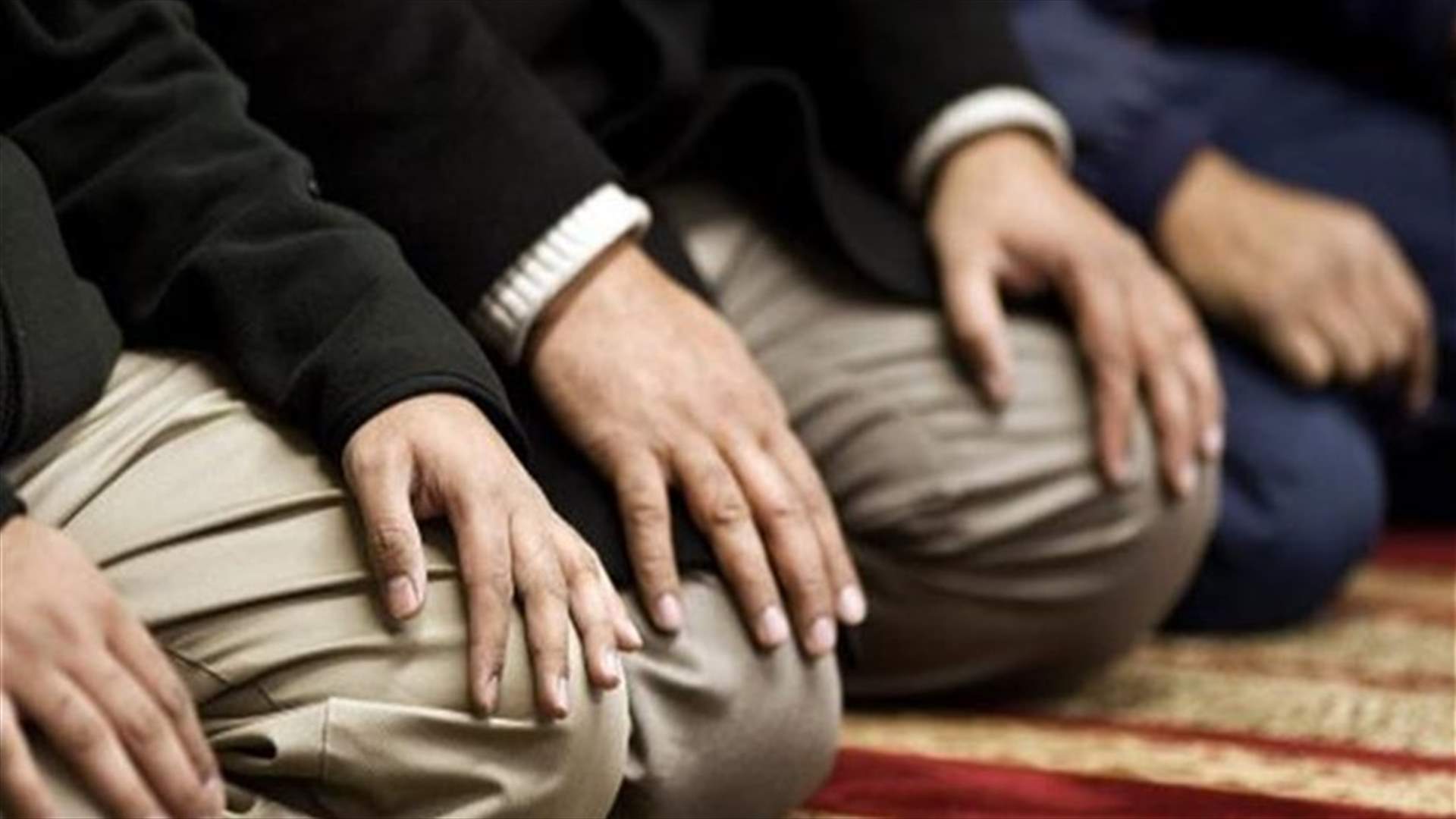 فنان شهير يعلن تخلّيه عن الدين الإسلامي...