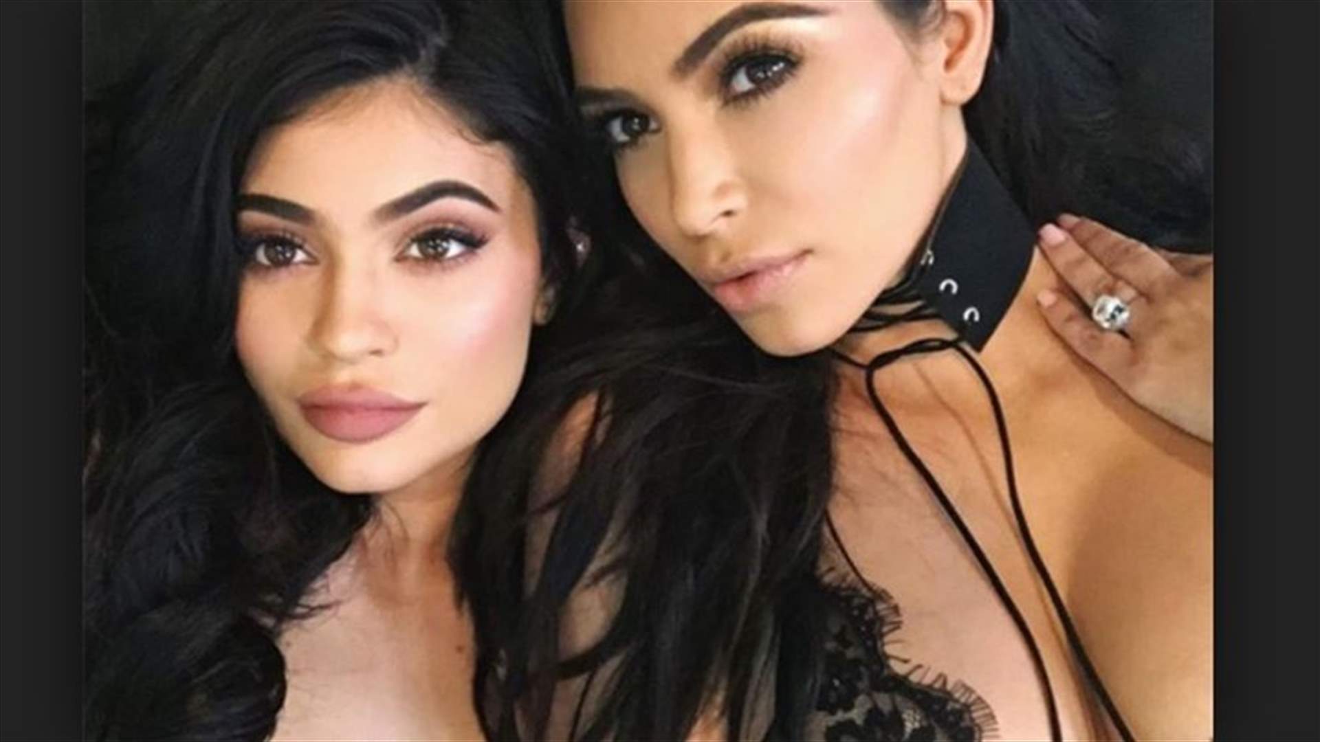 كيم كارداشيان وكايلي جينير كالتوائم في جلسة تصوير مثيرة (صورة)