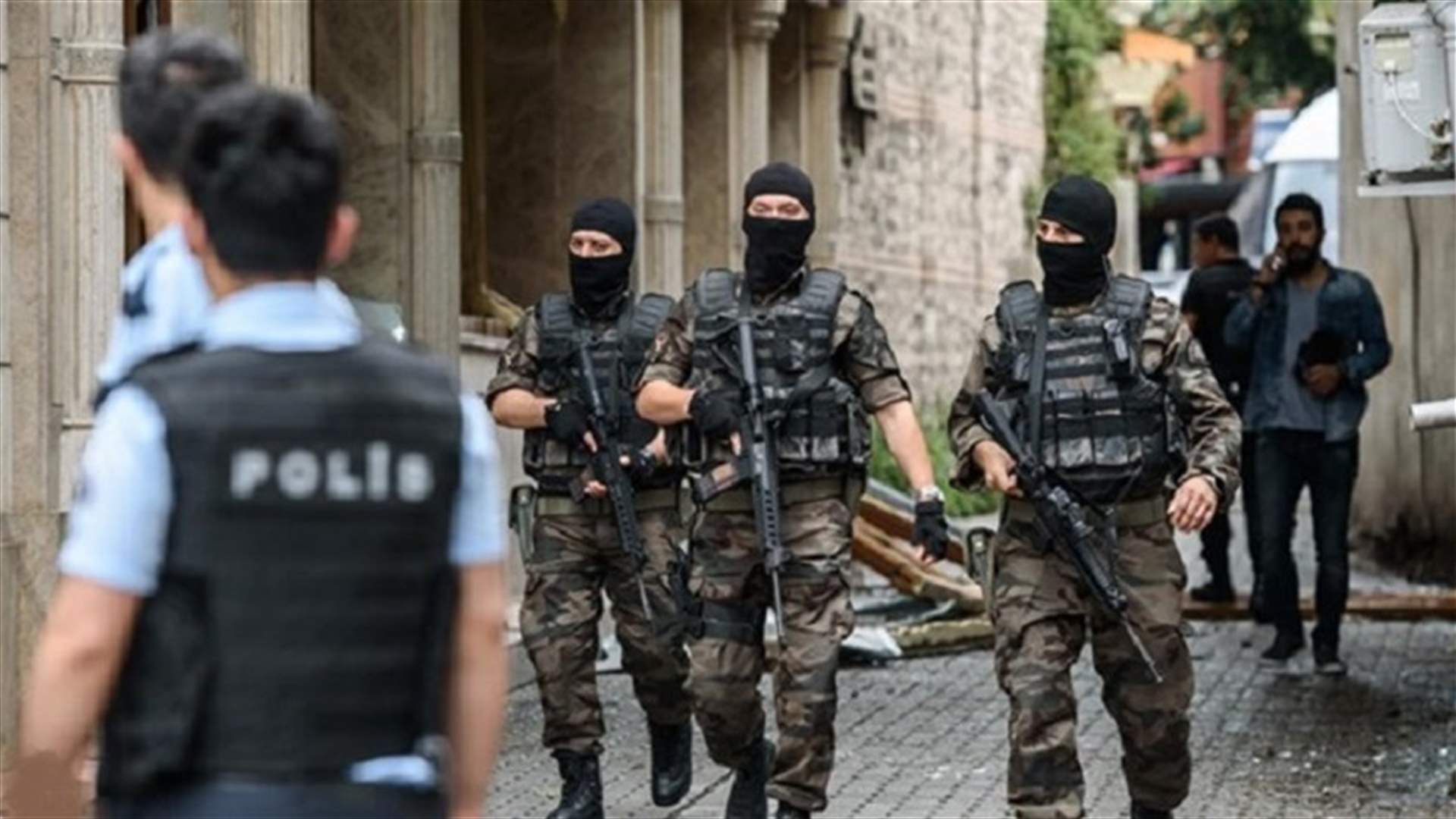 تركيا تفرج عن  8 احتجزتهم في إطار تحقيق مع ناشط حقوقي بارز