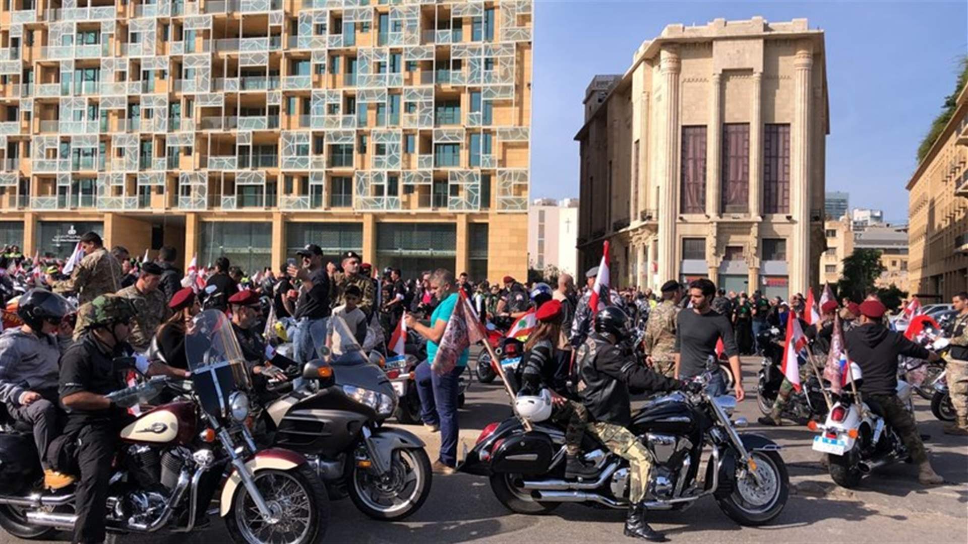 أكثر من 300  دراجة نارية تحتفل بالاستقلال على طريقتها في الشمال و​البقاع (صور)