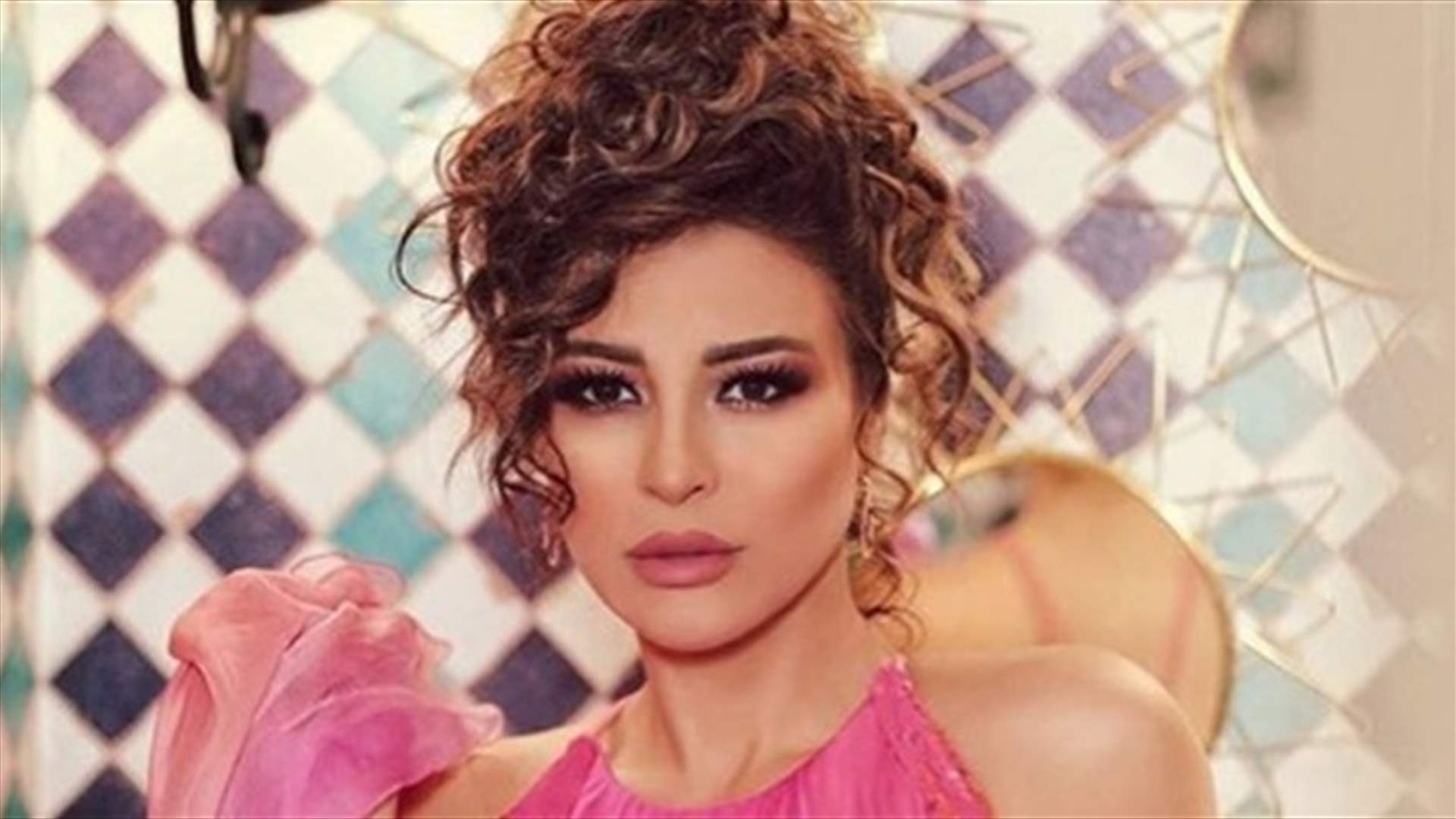 المكياج يغير ملامح ماغي بو غصن... كيف بدت؟ (صور)