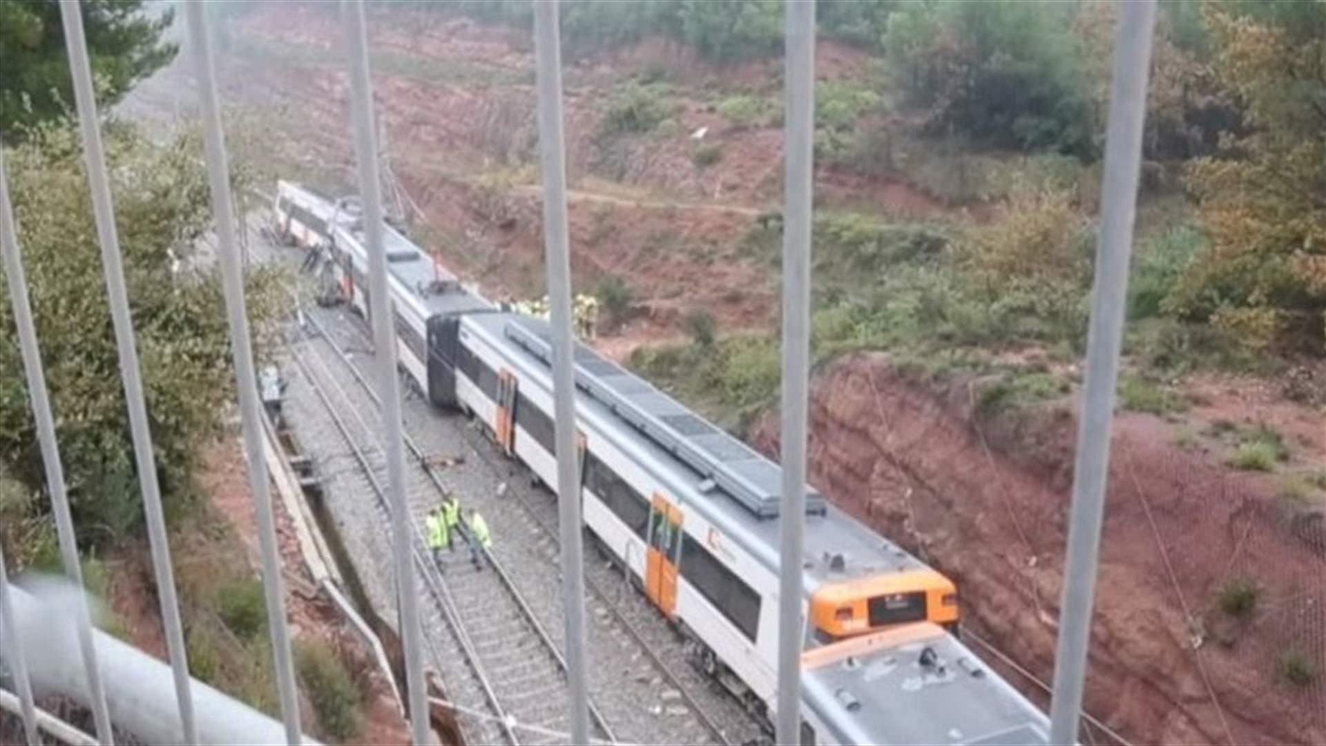 وفاة شخص وإصابة 49 إثر خروج قطار عن مساره في إسبانيا