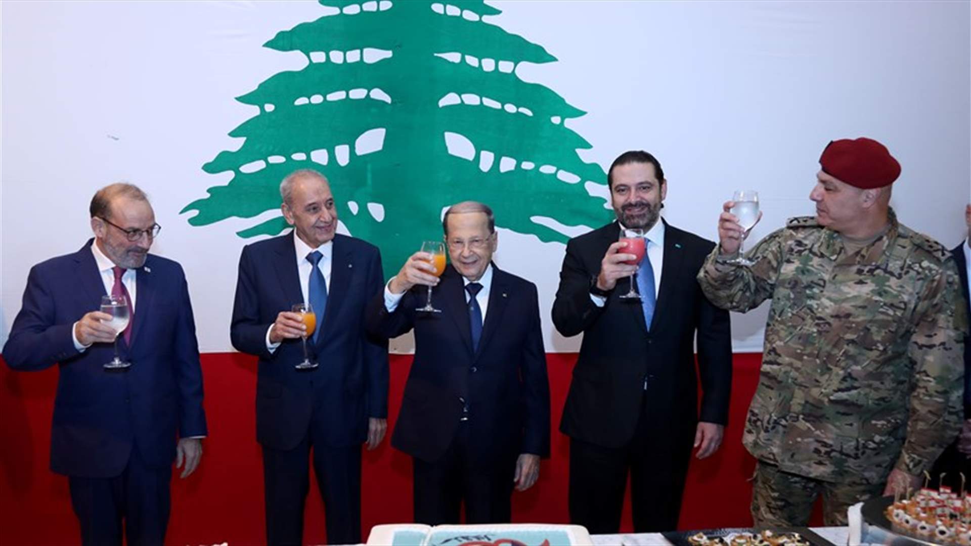 دردشة بين بري والحريري في ختام الاحتفال باليرزة...صورة خاصة للـLBCI