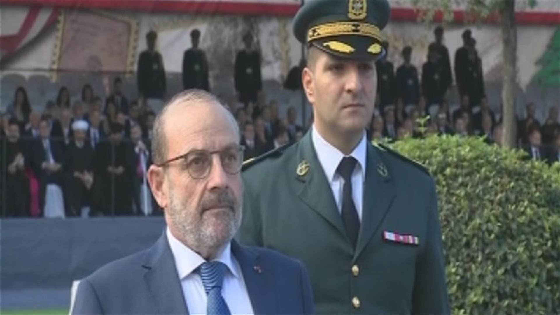 وصول وزير الدفاع في حكومة تصريف الاعمال يعقوب الصراف الى جادة شفيق الوزان - بيروت