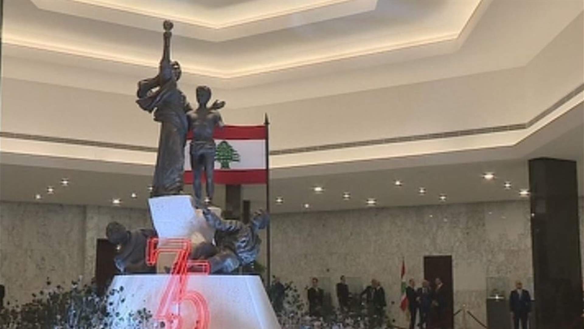 صورة تذكارية للرؤساء الثلاثة بمناسبة عيد الإستقلال