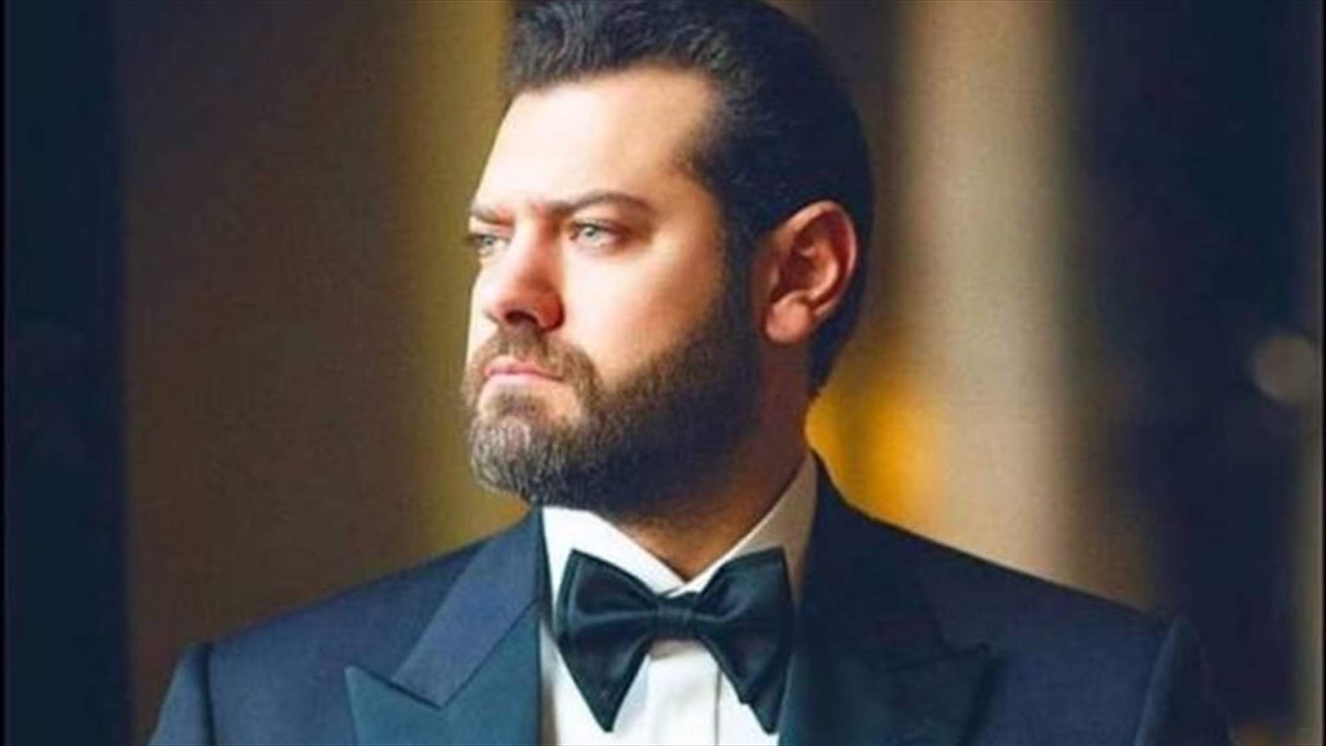 إطلالة عمرو يوسف الأخيرة تثير الجدل... هل فقد وسامته؟