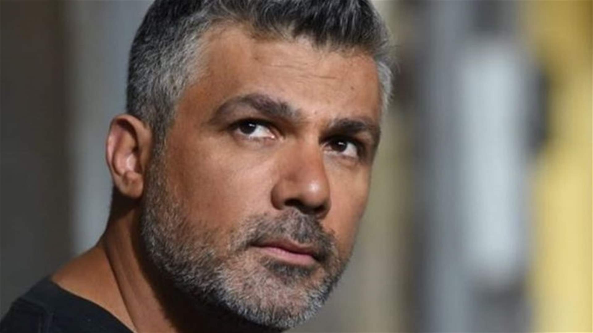 فارس كرم يستذكر والده بتأثر.. وتعليق صادم من متابعة: "لساتني مركبة الرموش"