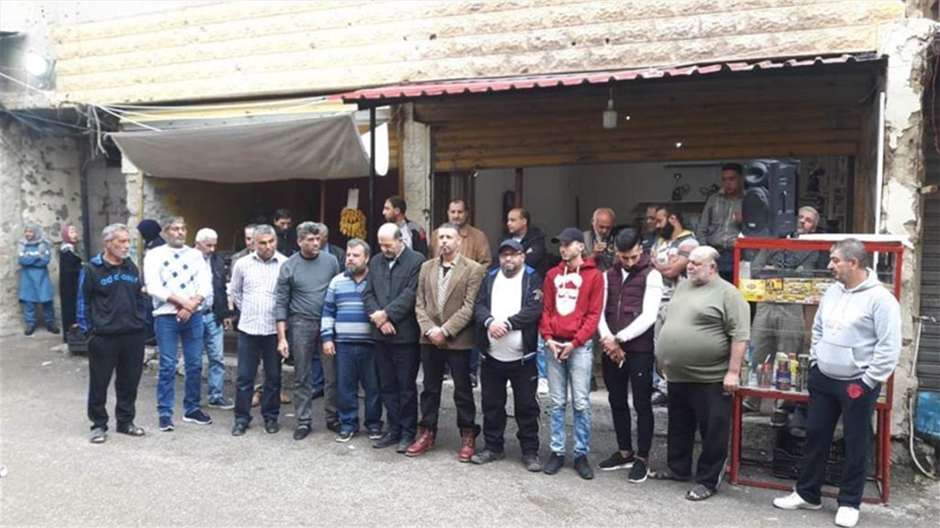 اعتصام للجنة حي الطيرة في عين الحلوة للتعويض لأصحاب المحال المتضررة