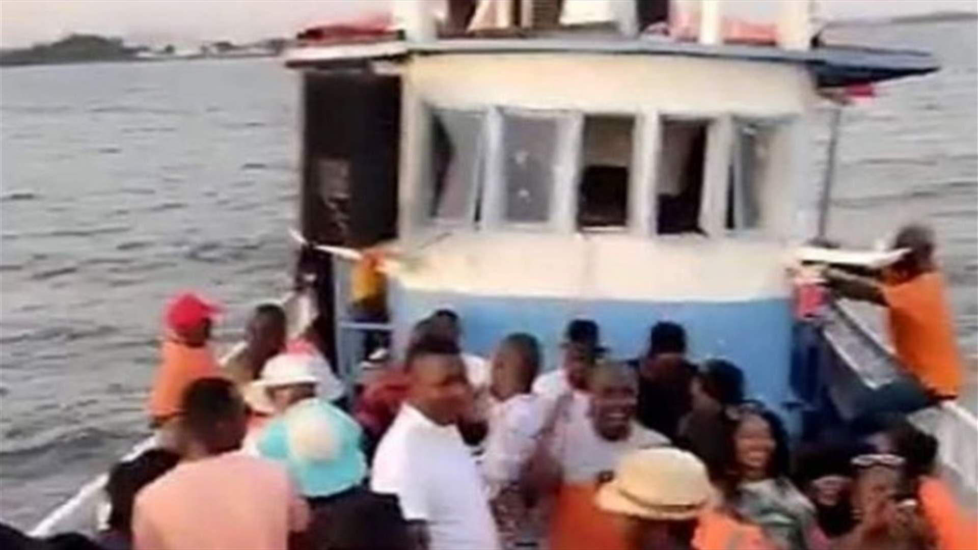 غرق مركب في بحيرة فيكتوريا في اوغندا... وسقوط ضحايا