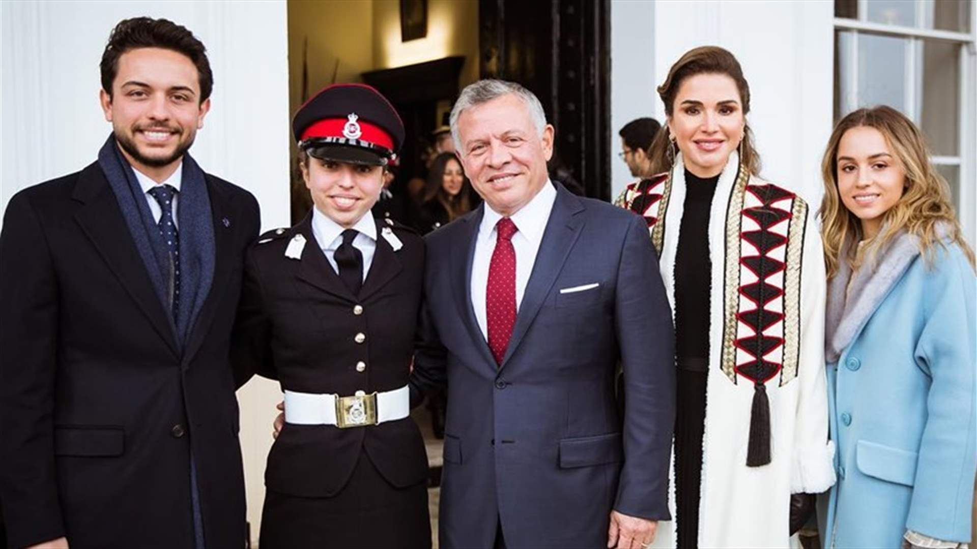 الملكة رانيا تحتفل بتخرج ابنتها سلمى من المدرسة العسكرية (صور)