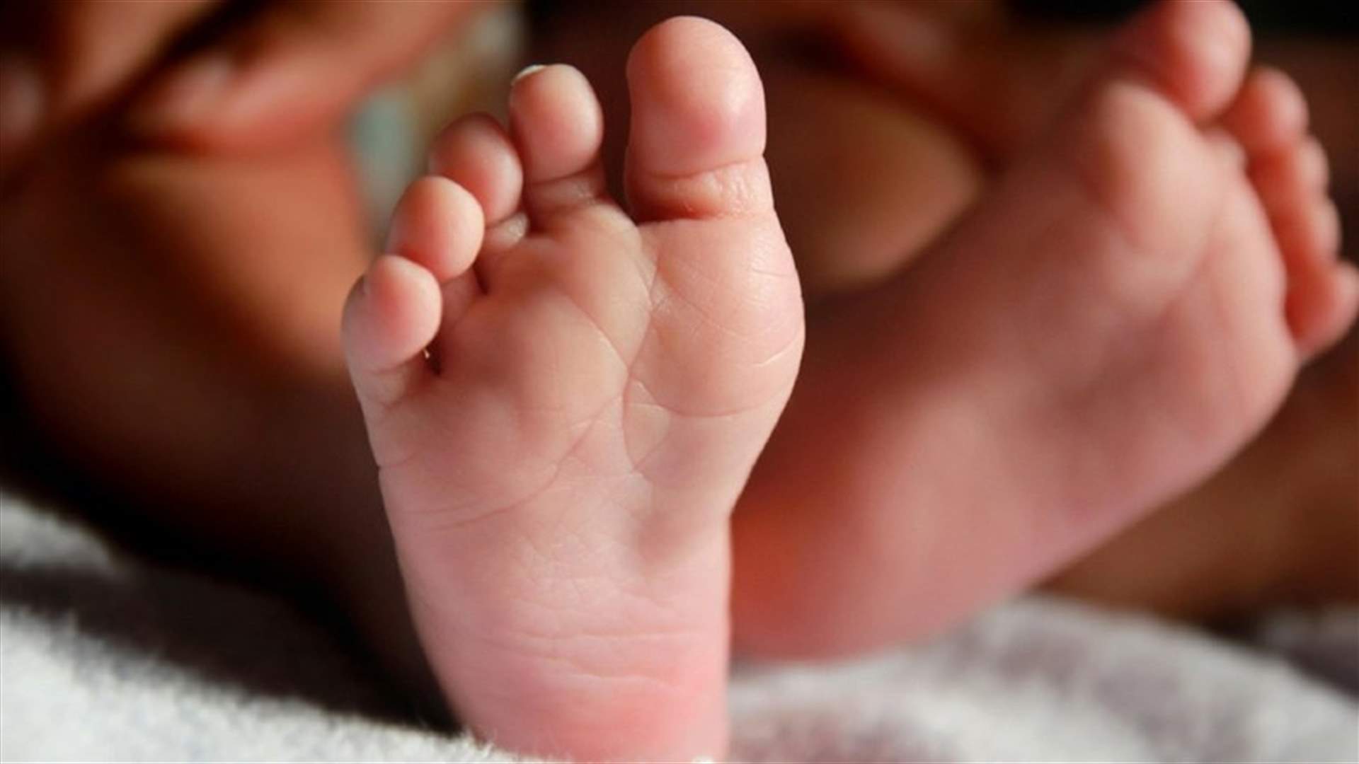 جريمة مروّعة بحق رضيع... أُحرق بعد صبّ الزيت والملح على جسده!