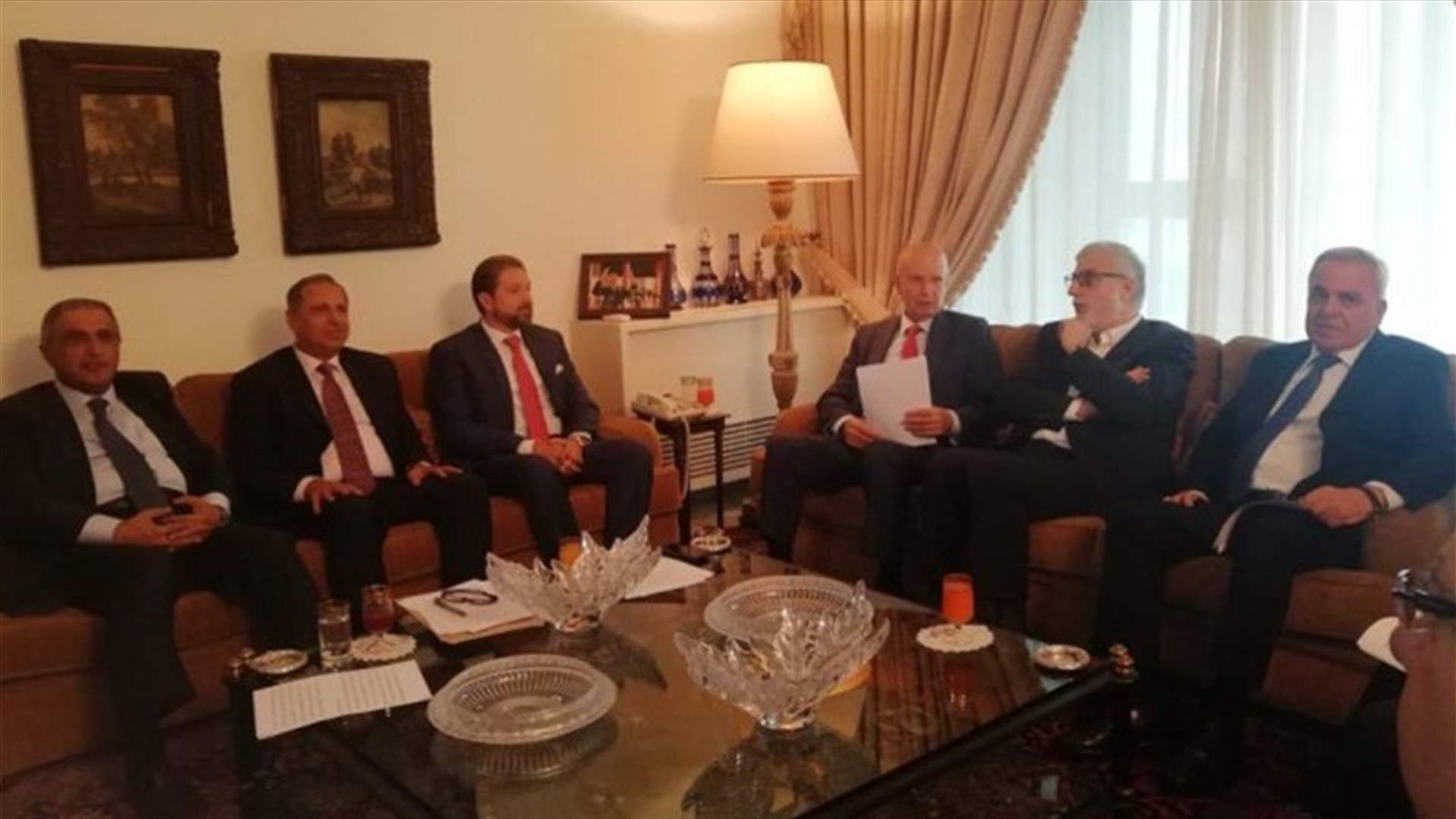 اوساط "سنّة 8 آذار" لـ"الجمهورية": يجب أن يَمتثل الحريري لنتائج الانتخابات التي اكدت حضورنا