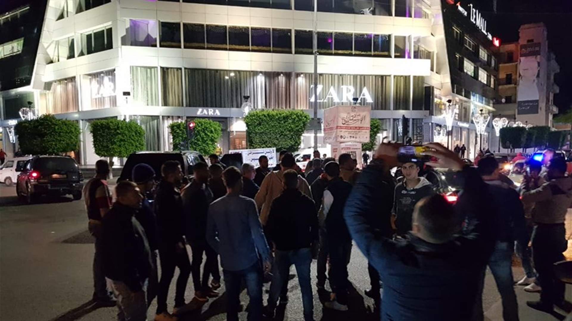 قطع الطريق في صيدا إحتجاجا على كلام وهاب بحق الحريري