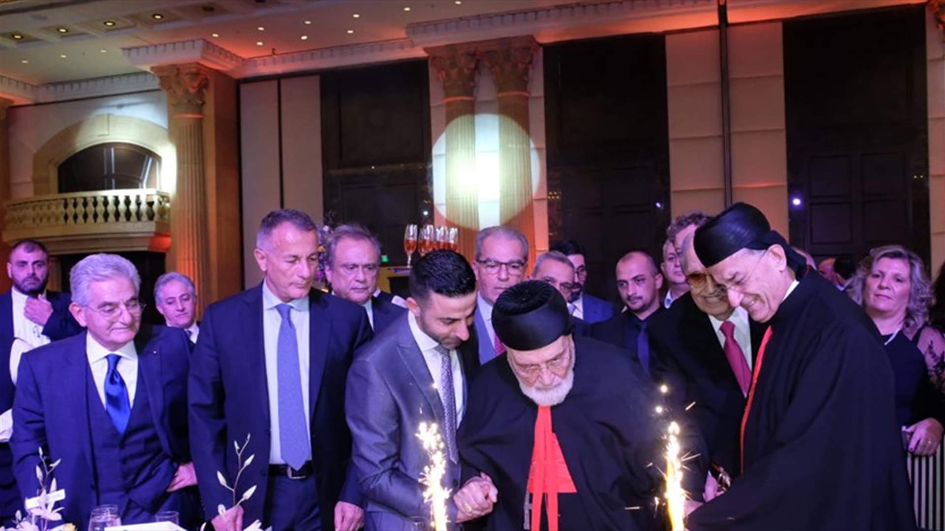 الراعي في العشاء السنوي الـ12 لمؤسسة البطريرك صفير: البلد لم يعد يحمل