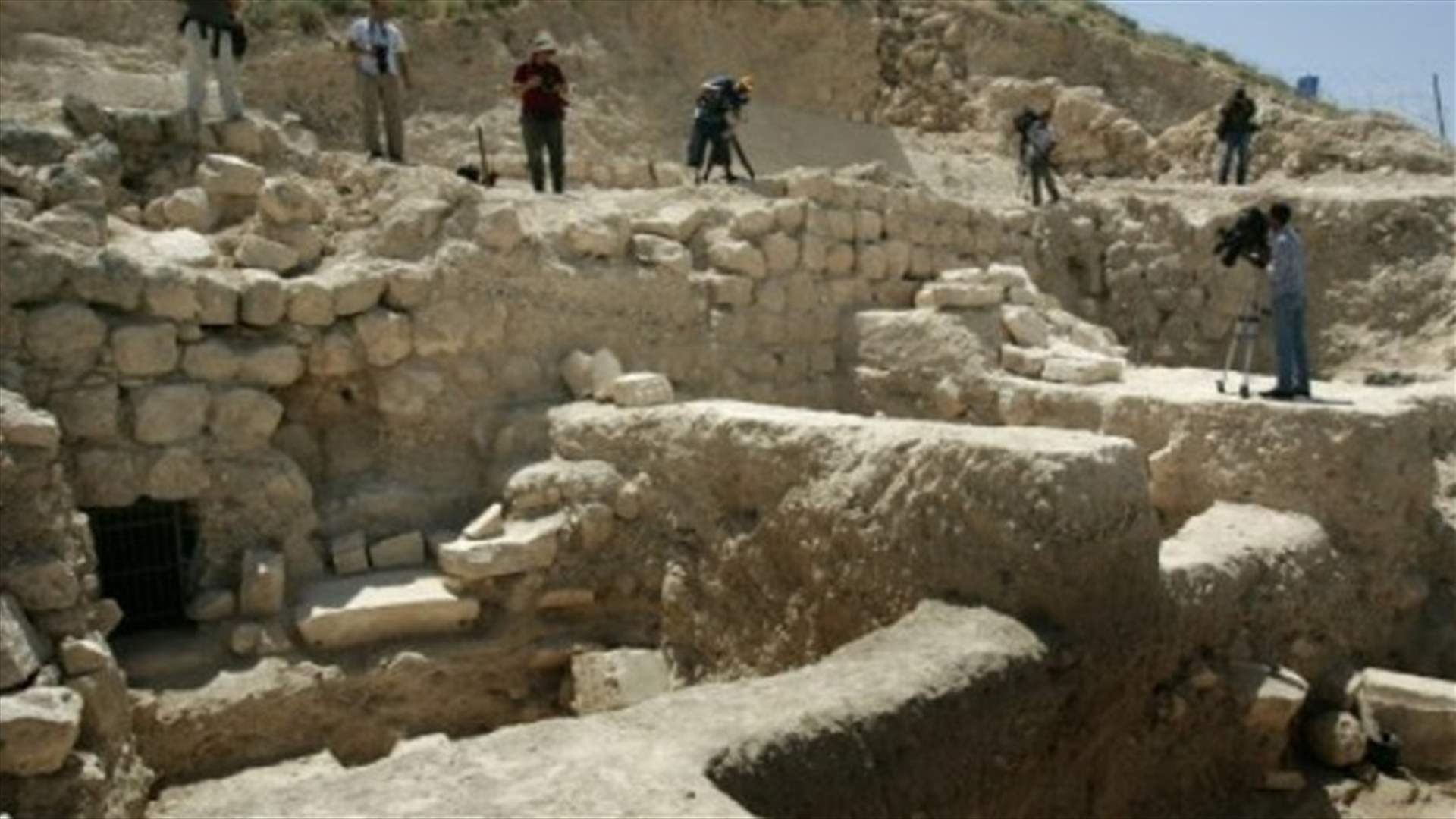 العثور على ختم دائري قرب القدس قد يكون لبيلاطس البنطي (صورة)