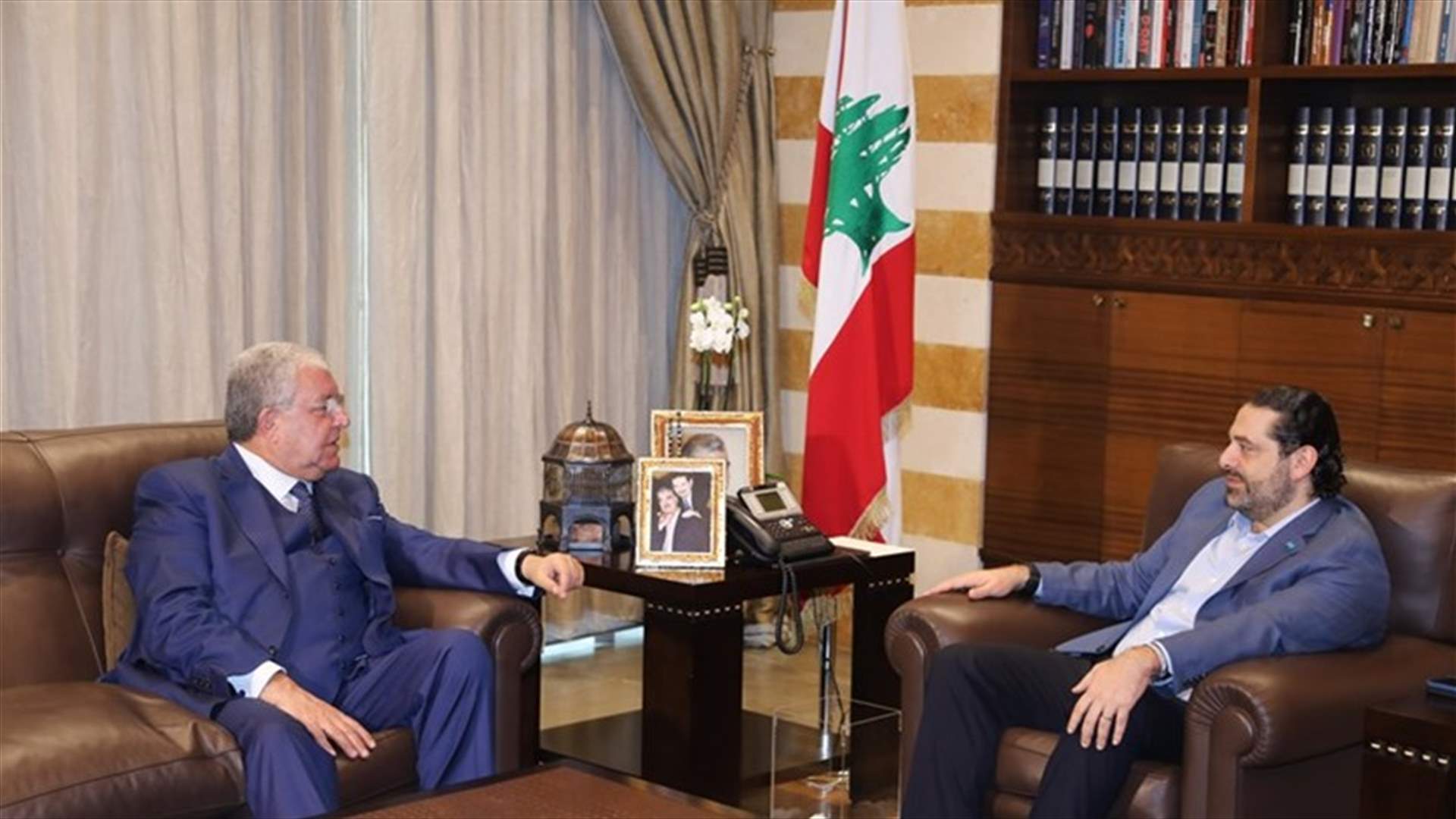التطوّرات المحليّة بين الحريري والمشنوق