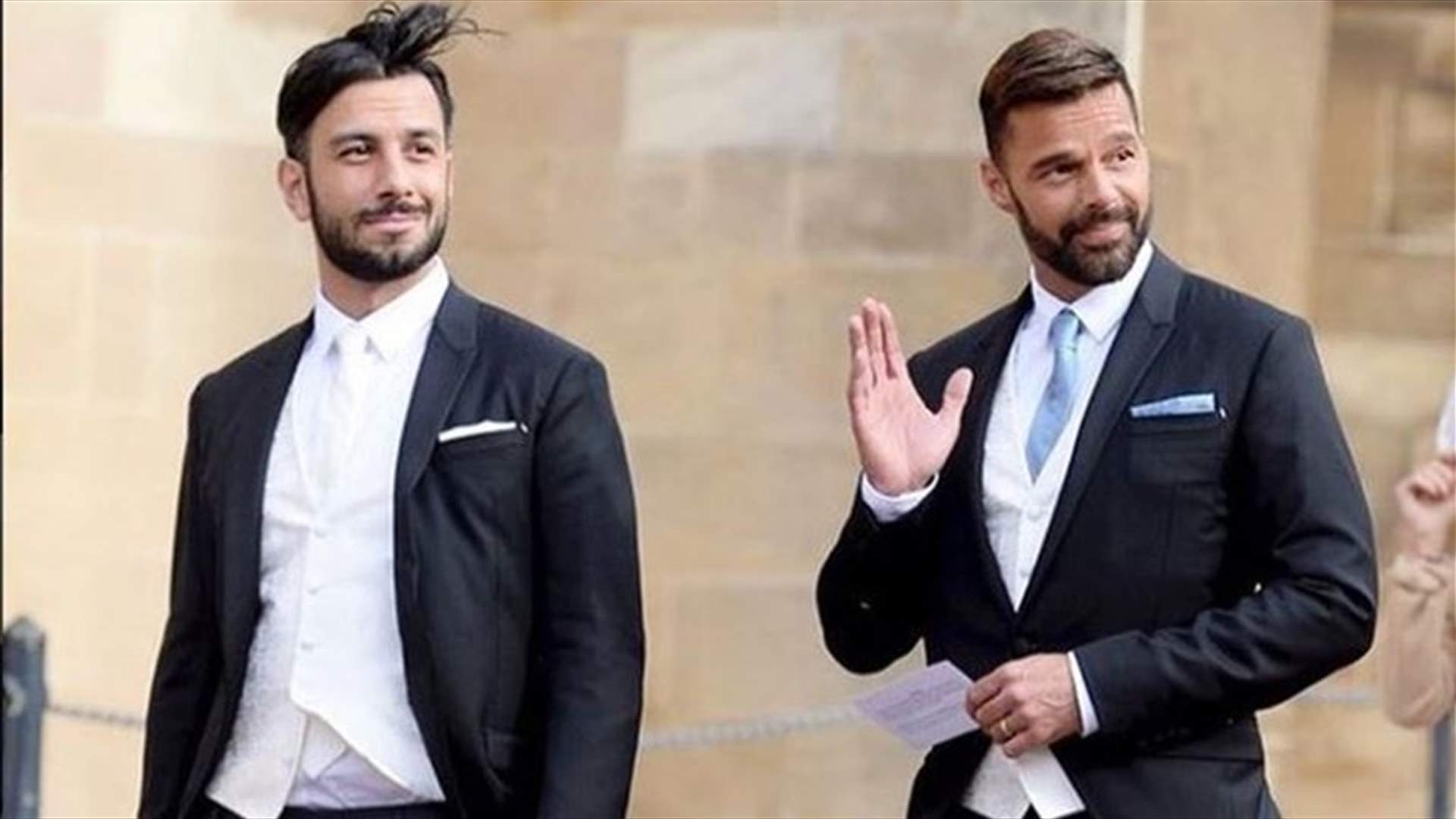 صورة لريكي مارتن وزوجه السوري على أحد شواطئ بورتوريكو