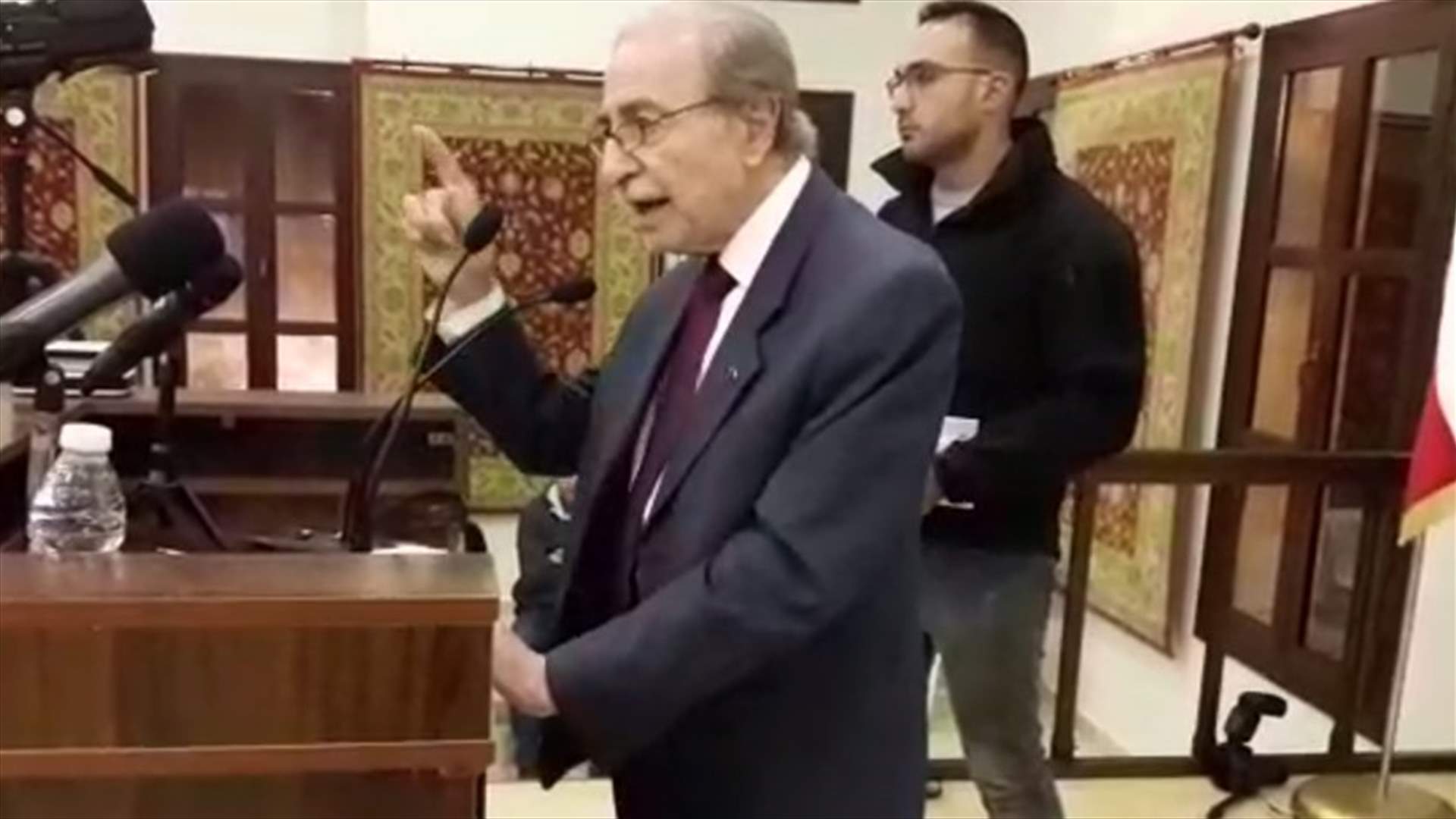 الخليل يدعو الرئيس عون لعقد لقاء وطني انقاذي