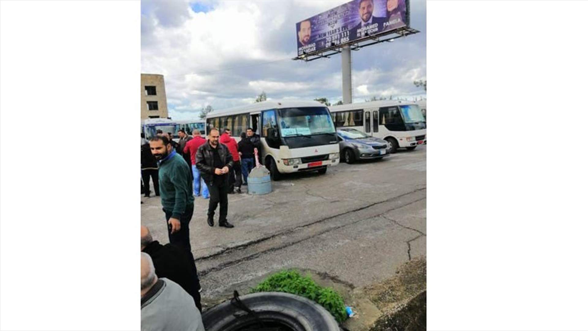 Bus drivers rally in Jbeil to protest against foreign competition