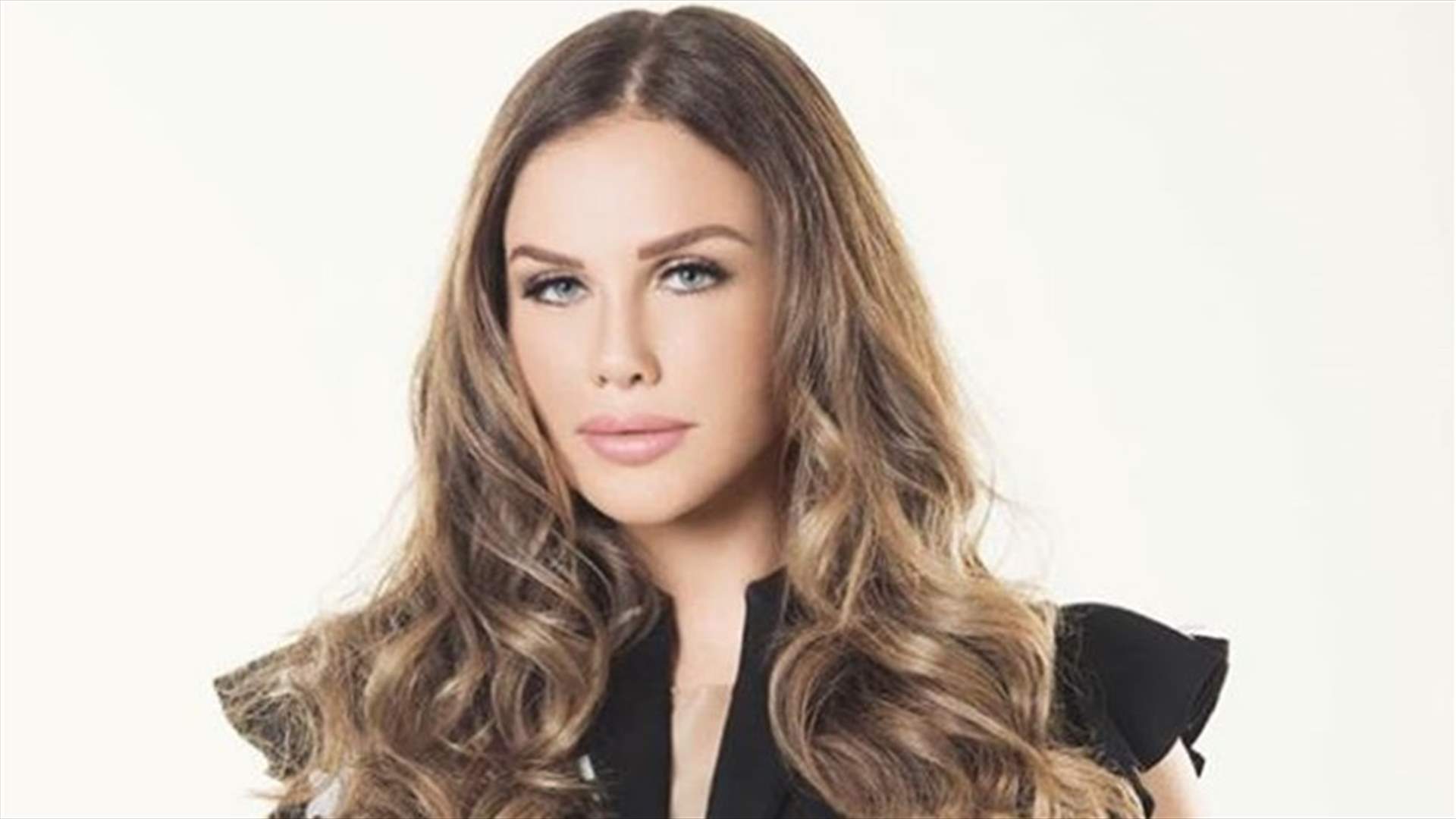 نيكول سابا بفستانٍ مرصّع بالألماس ثمنه 10 ملايين يورو! (صور)