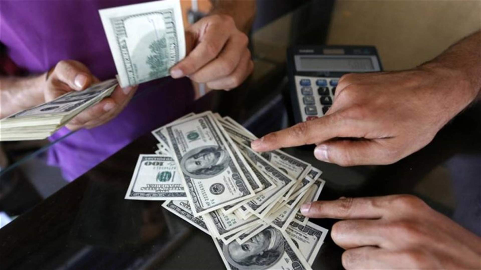 فائدة الإقتراض بالليرة ترتفع من يوم ليوم... ماذا يقول المصرفيون؟ (الأخبار)