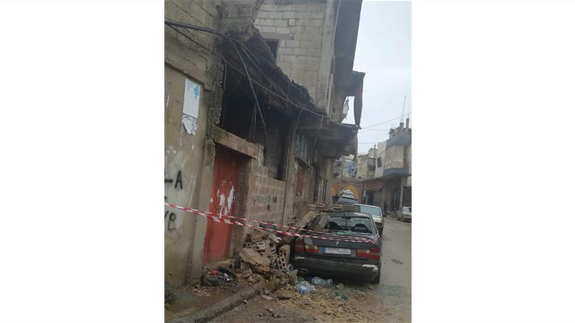 غزارة الامطار بعكار تسببت بارتفاع منسوب الانهر وانهيار جزء من سقف منزل في ببنين  (صورة)
