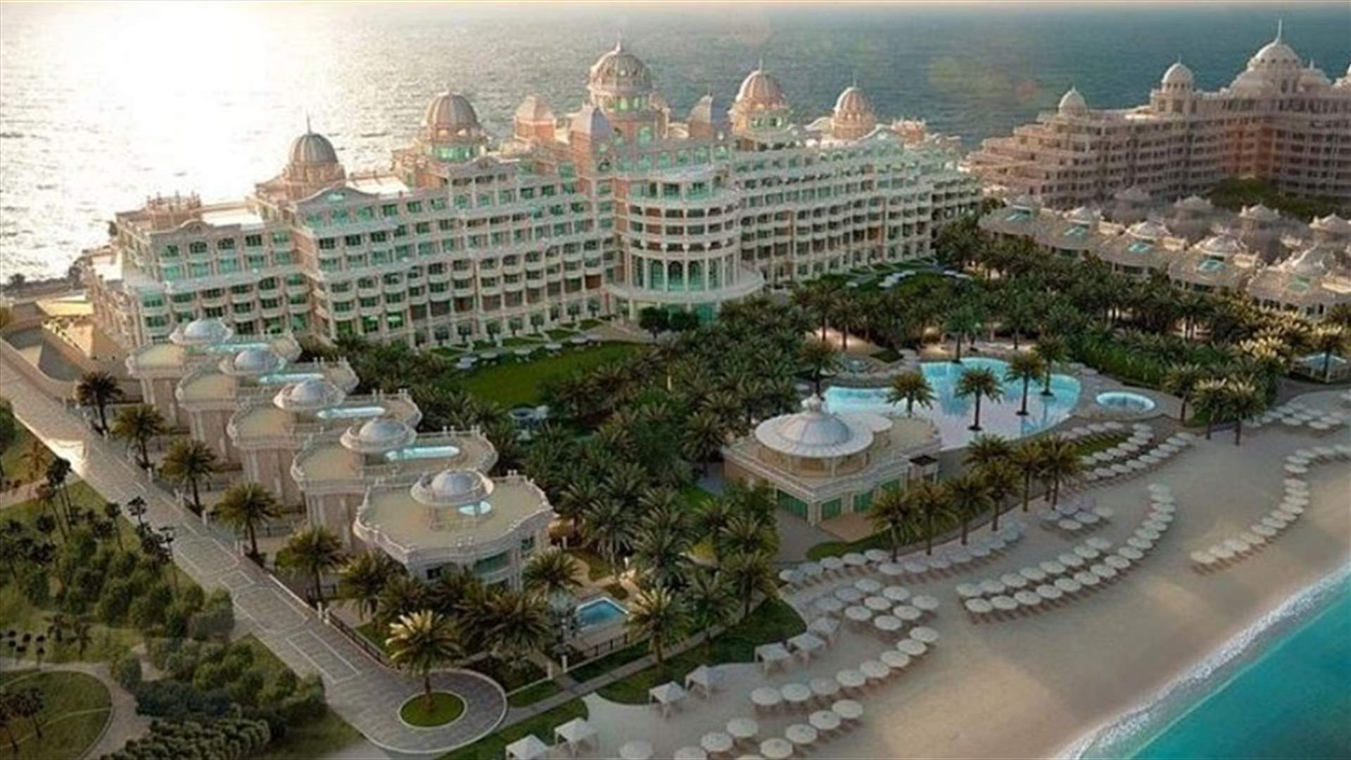 جولة داخل فندق &quot;إميرالد بالاس&quot; الخيالي في دبي... أسقف مذهّبة و700 مليون دولار لبنائه (صور)