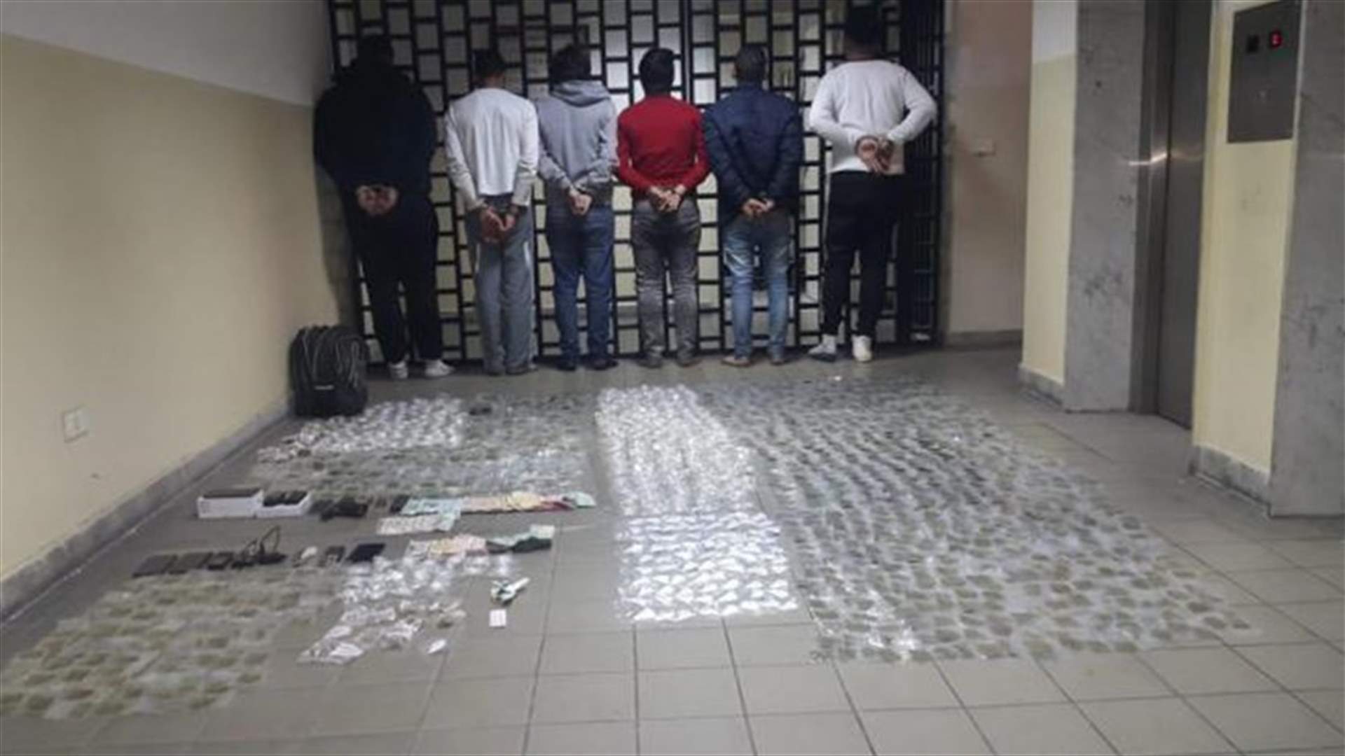 شعبة المعلومات توقف عصابة ترويج مخدرات في جبل لبنان (صورة)