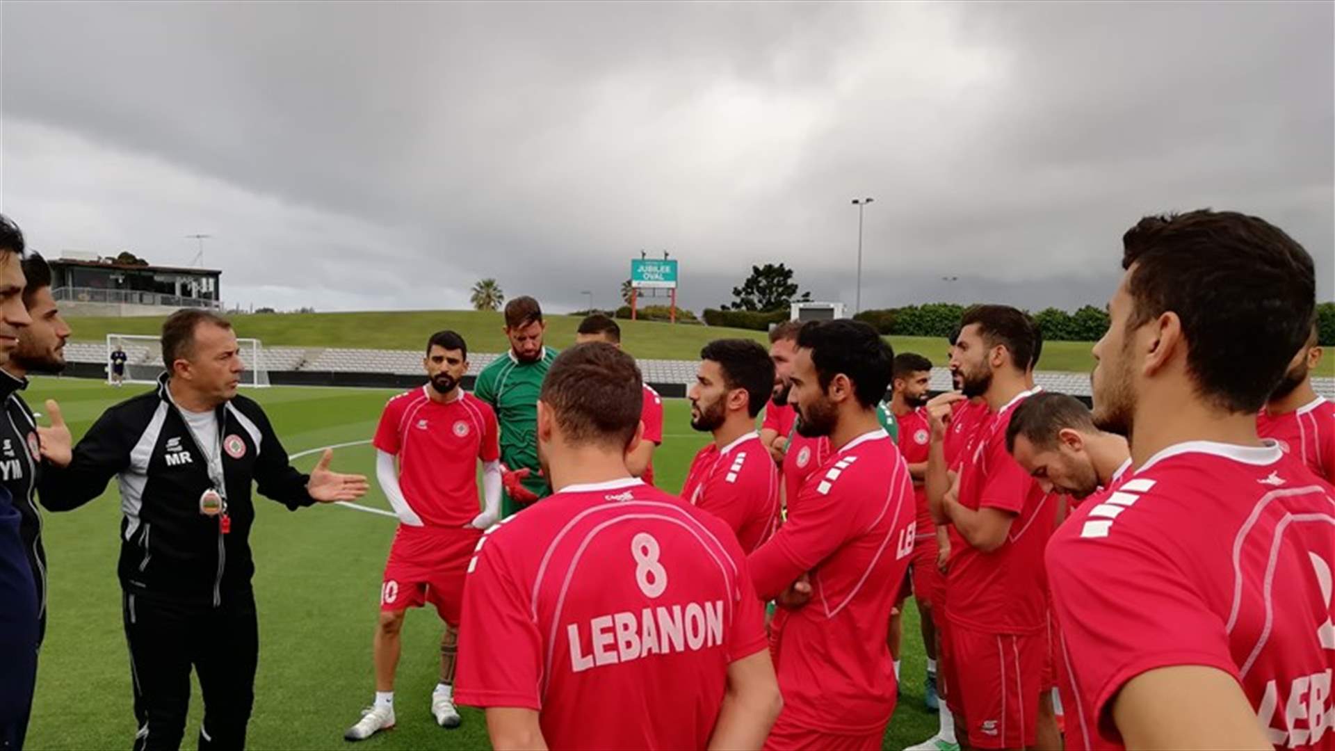 رادولوفيتش مدرب منتخب لبنان لكرة القدم يستدعي 27 لاعباً لمعسّكر البحرين