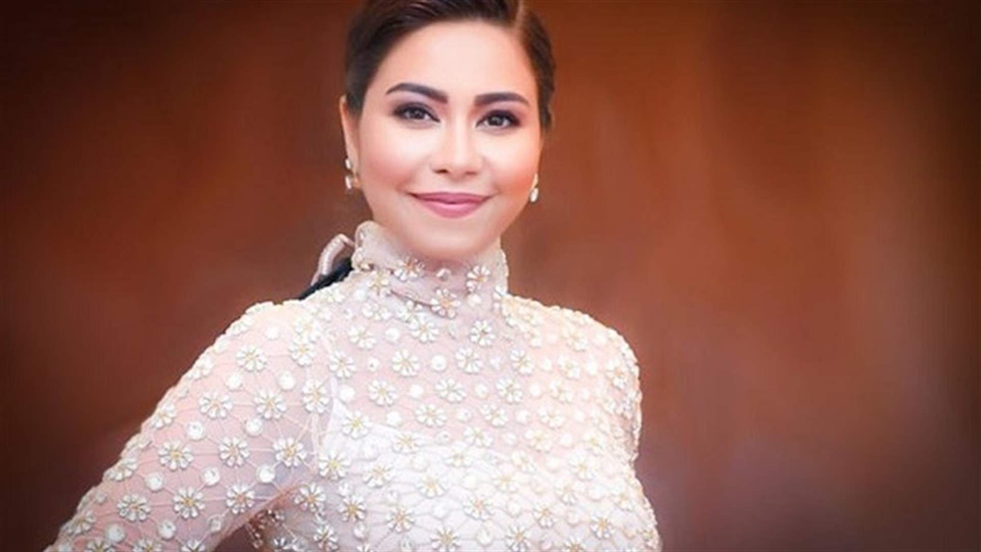 شيرين عبد الوهاب تزور السيدة فيروز.. إليكم التفاصيل!