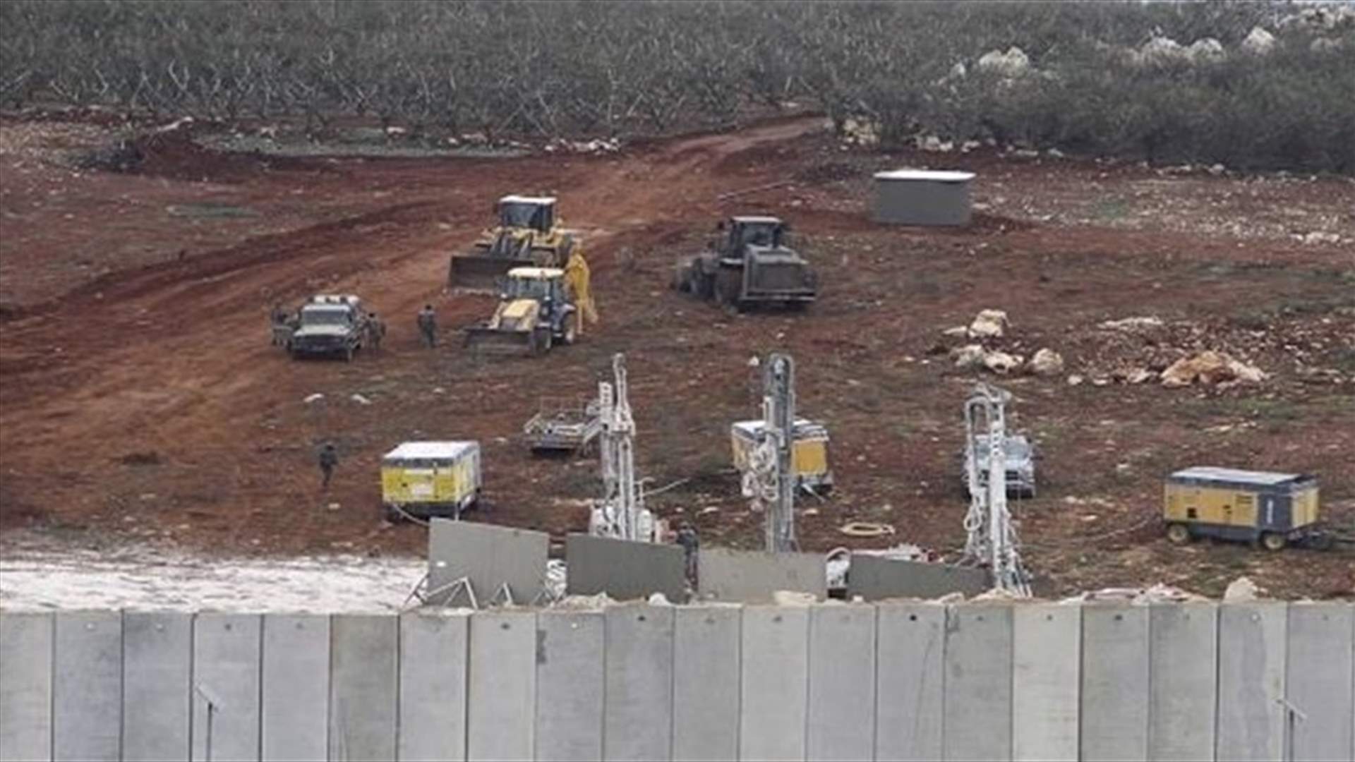 الجيش اللبناني وضع كاميرا مراقبة ثانية في كروم الشراقي... وأعمال حفر اسرائيلية مقابل طريق كفركلا