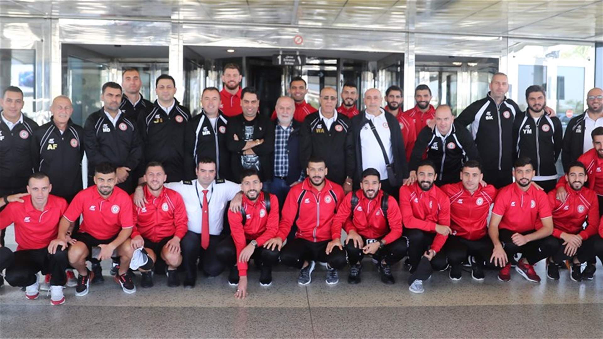 منتخب لبنان لكرة القدم يبدأ معسكره التدريبي في البحرين