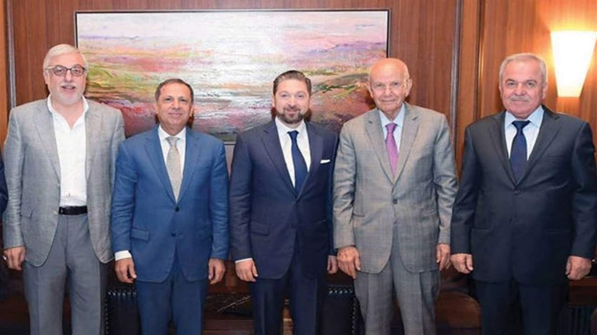 معلومات للـLBCI : نواب اللقاء التشاوري قد يزورون حسين خليل لاستيضاح الموقف من إسقاط مرشح عليهم