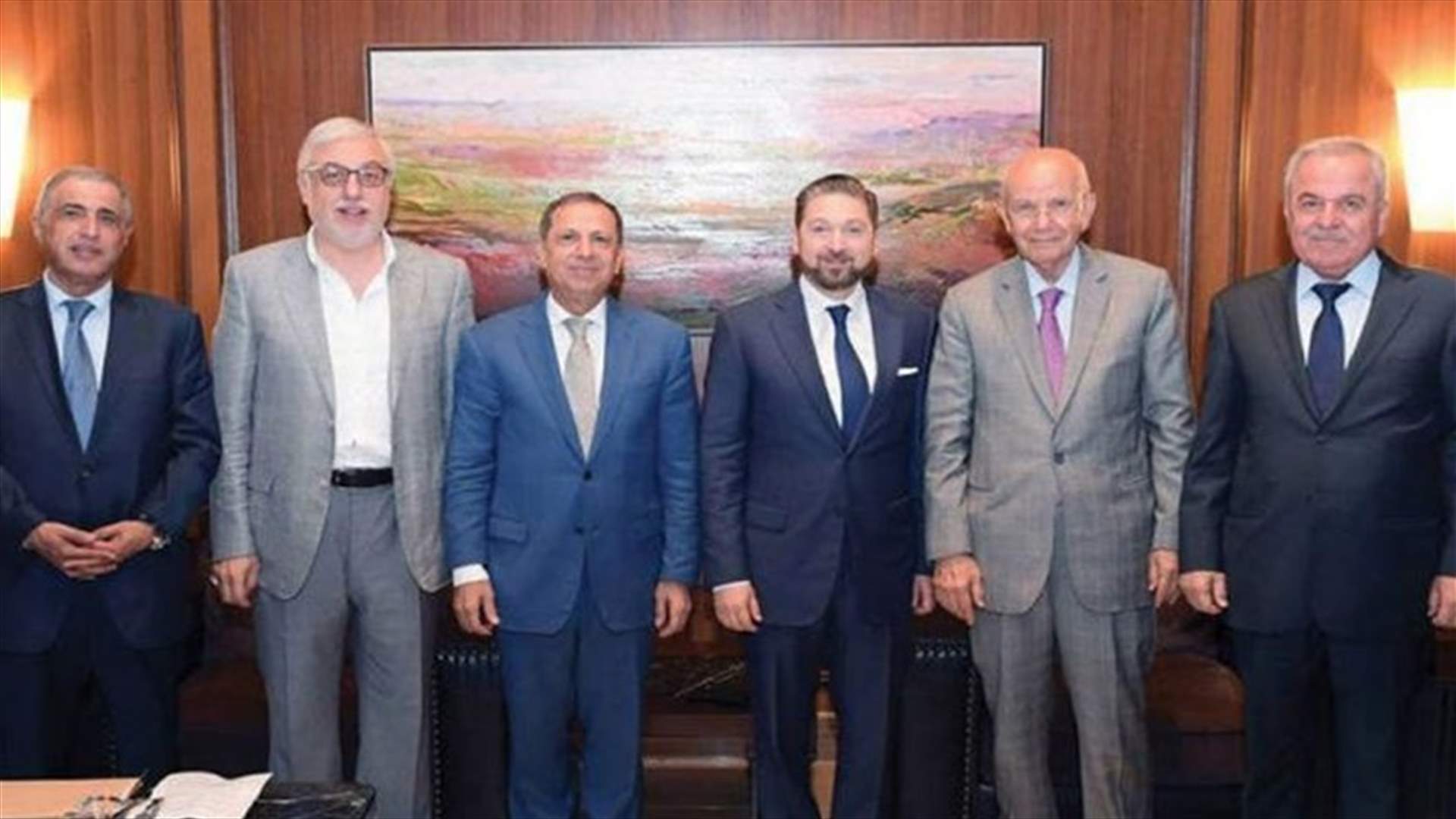 اللقاء التشاوري يجتمع غداً لإعلان موقفه من توزير ممثل عنه