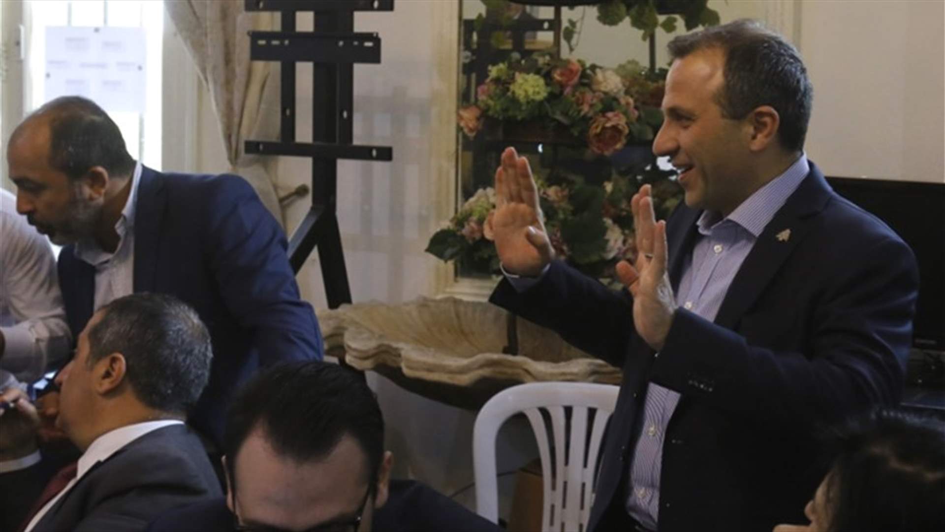 باسيل يحاول ضم جواد عدرا الى "تكتل لبنان القوي" (الاخبار)