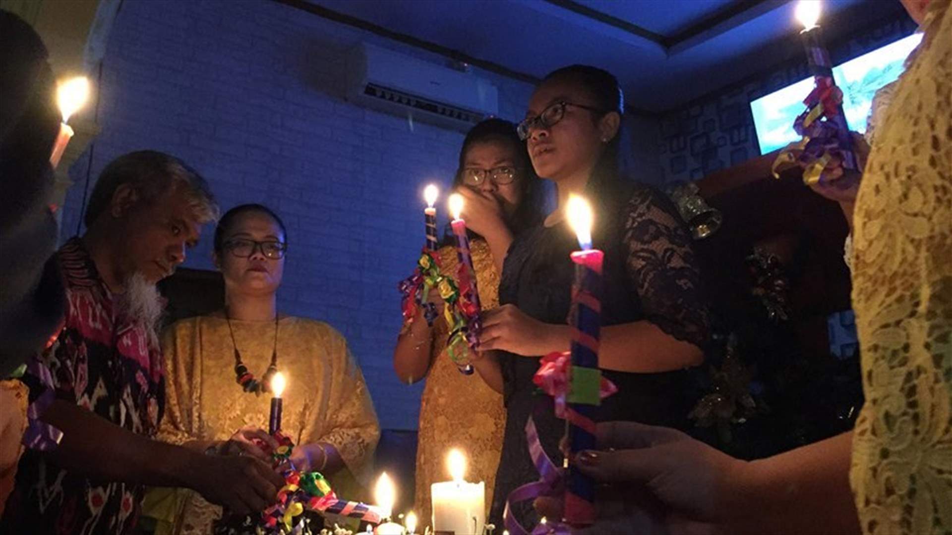 Indonesia tsunami survivors hold vigil at Christmas mass