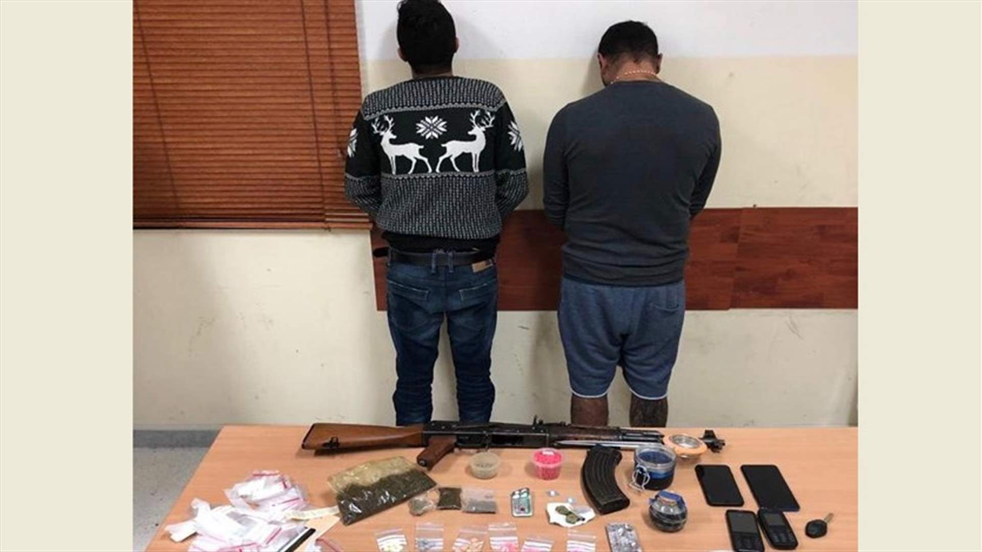 توقيف 3 مطلوبين بمناطق مختلفة لترويجهم المخدرات