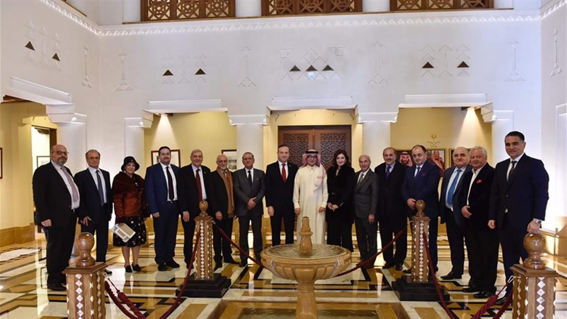 بخاري: رفع الحظر عن زيارة السعوديين إلى لبنان سيتم فور تشكيل الحكومة اللبنانية